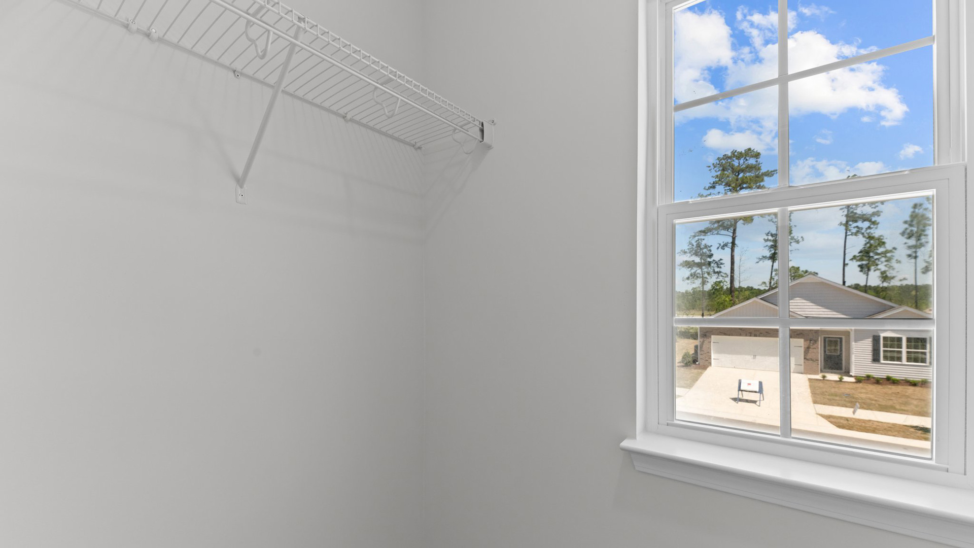 Closet with wire shelving