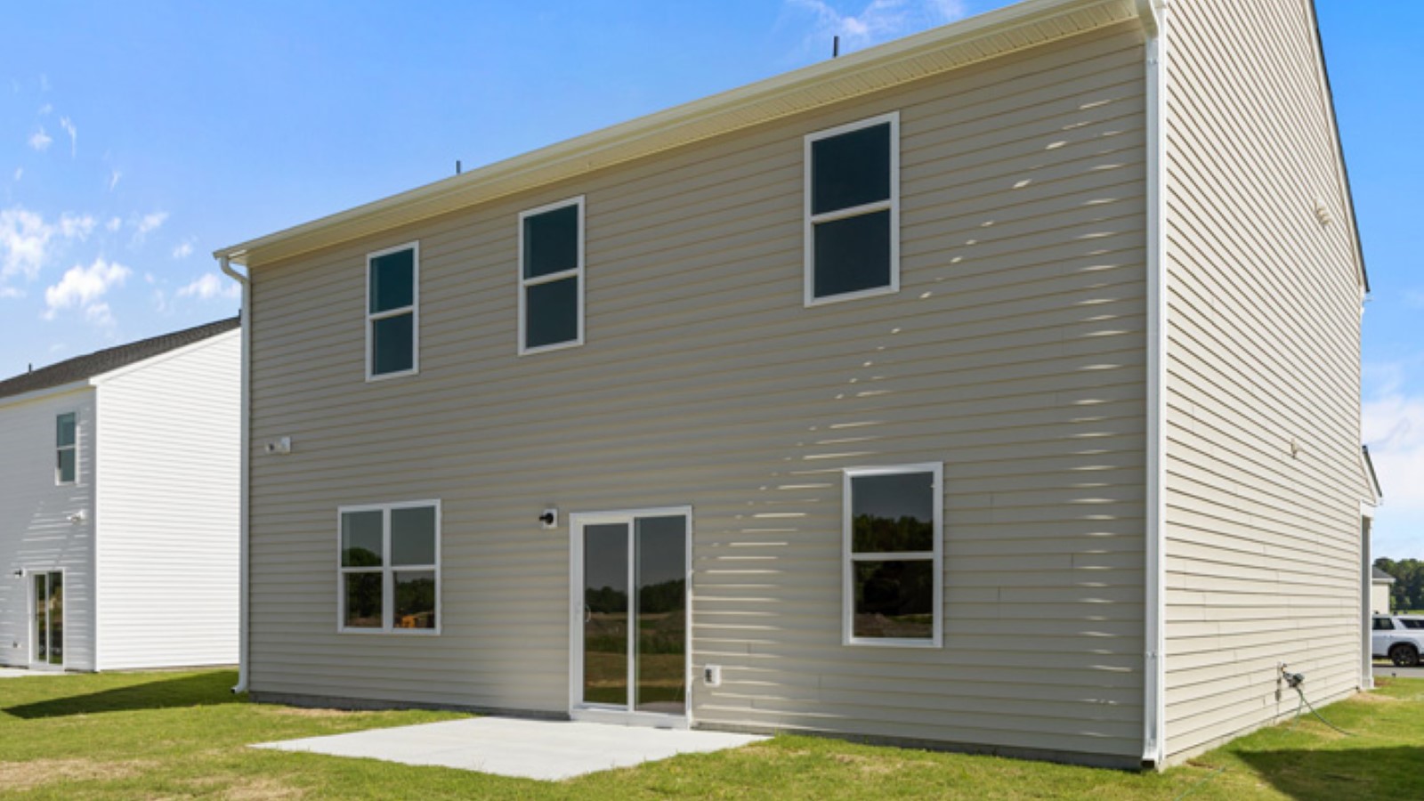 * Photos are not of actual home or interior features and are representative of floor plan only. *