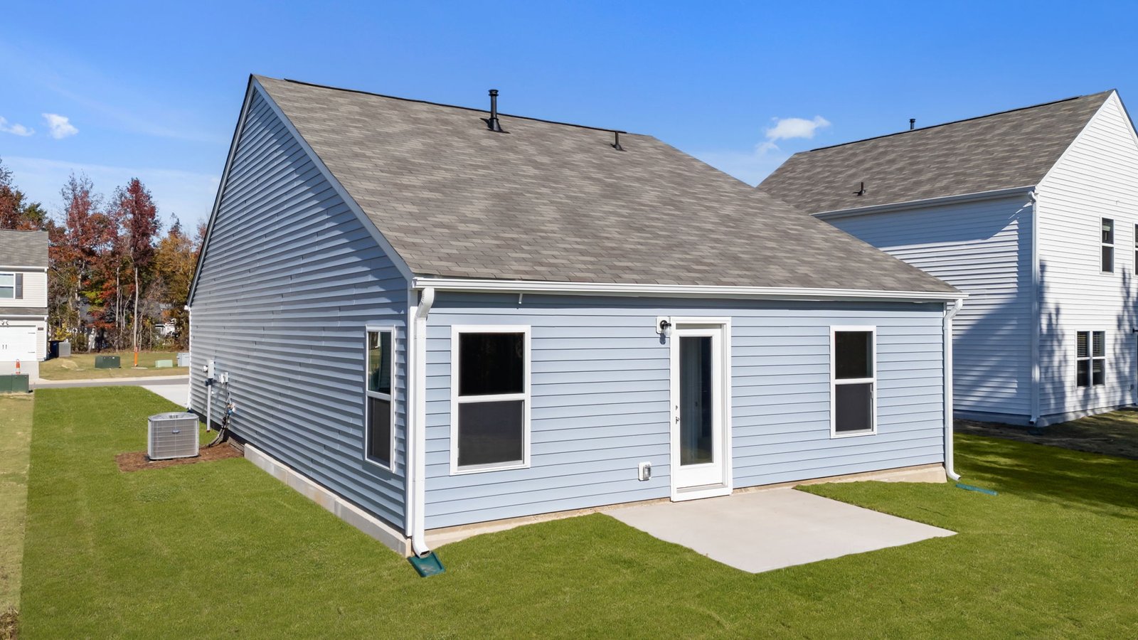 * Photos are not of actual home or interior features and are representative of floor plan only. *