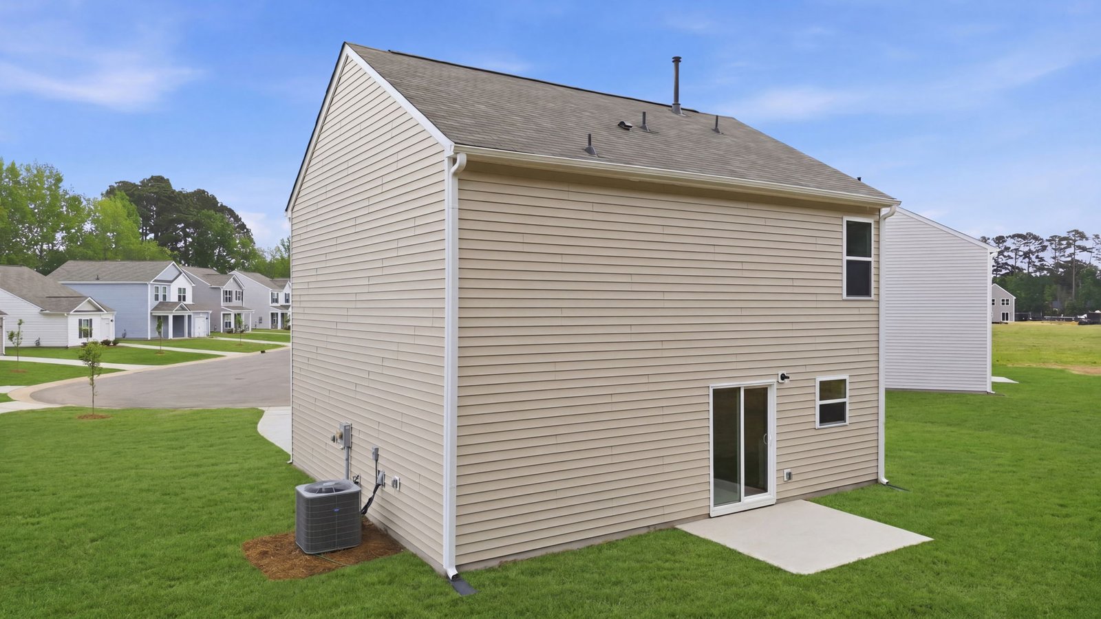 rear view of home and yard
