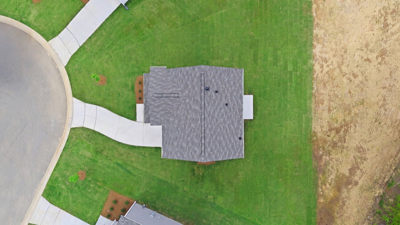 aerial view of home and yard