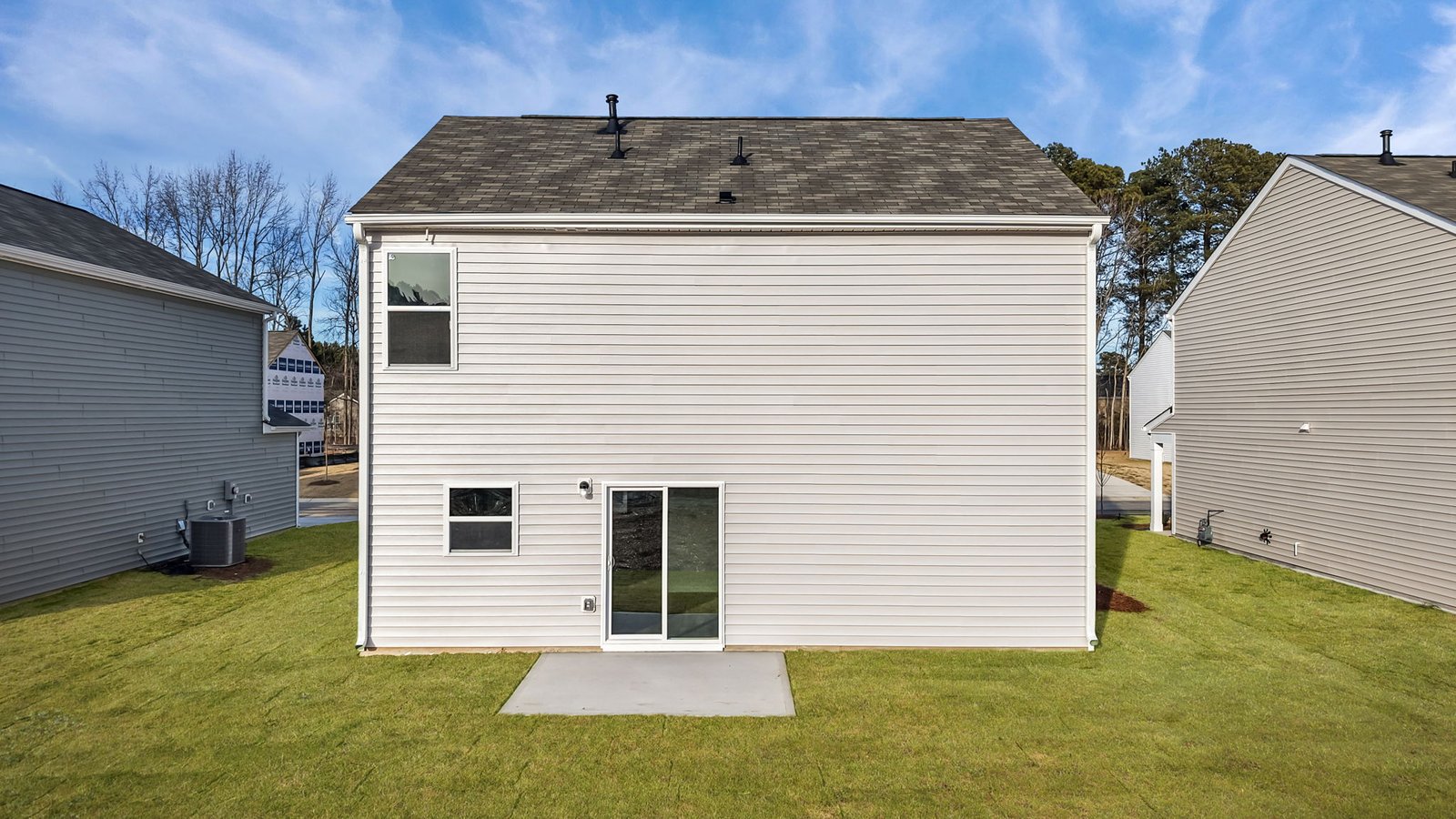 * Photos are not of actual home or interior features and are representative of floor plan only. *