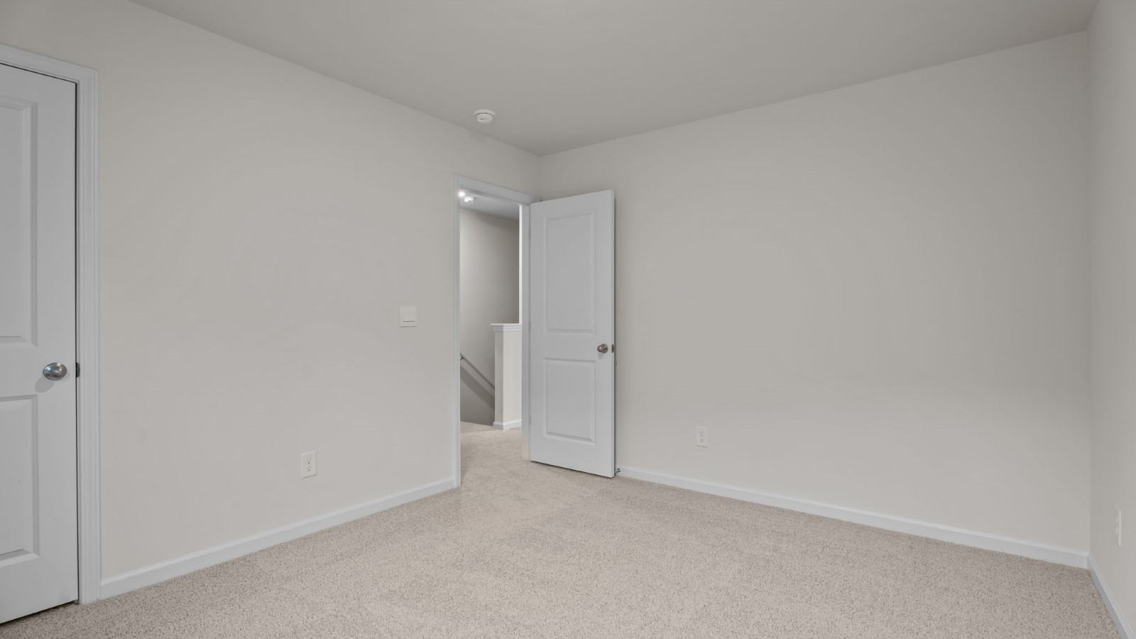 bedroom with open space