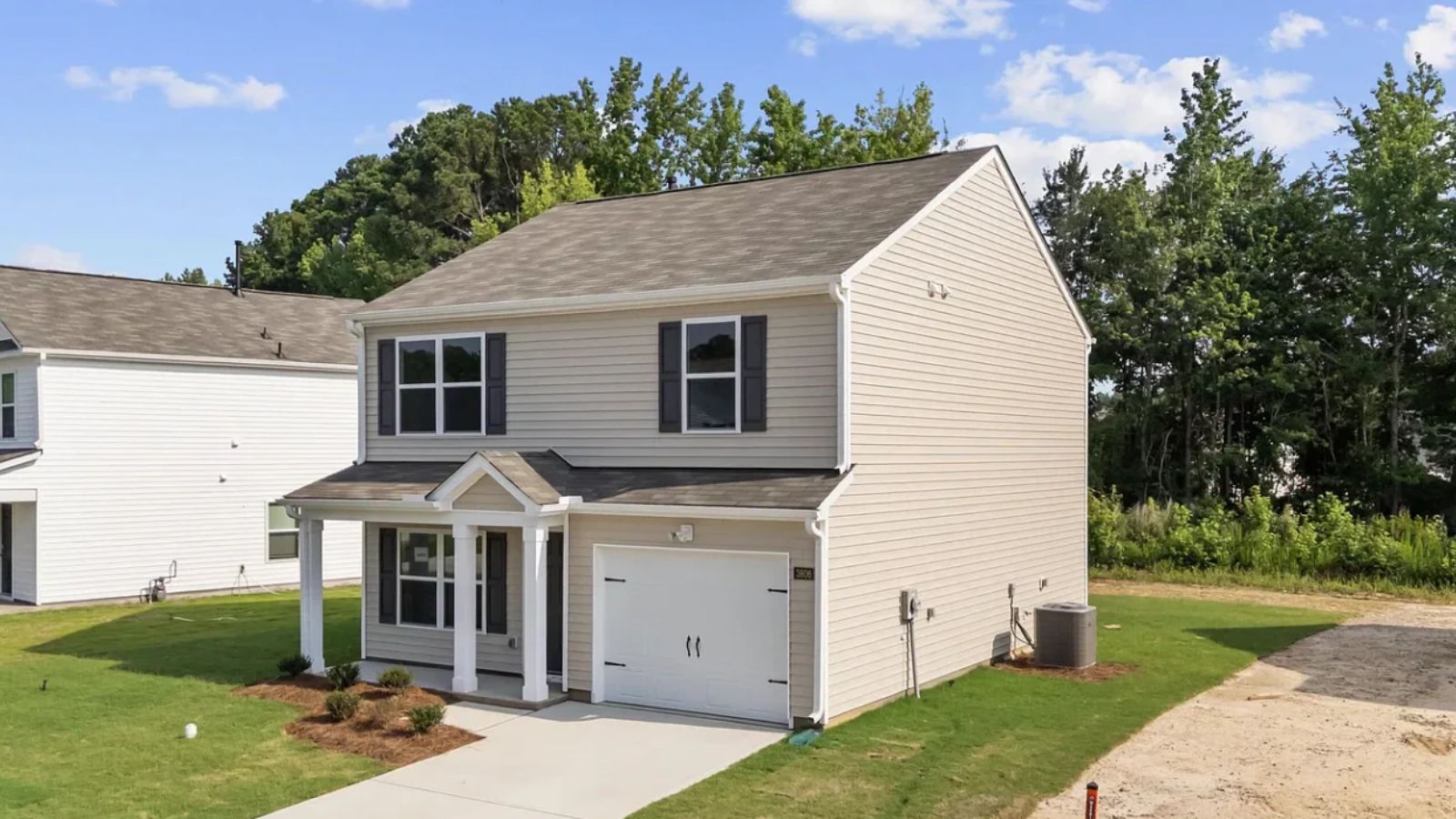 * Photos are not of actual home or interior features and are representative of floor plan only. *