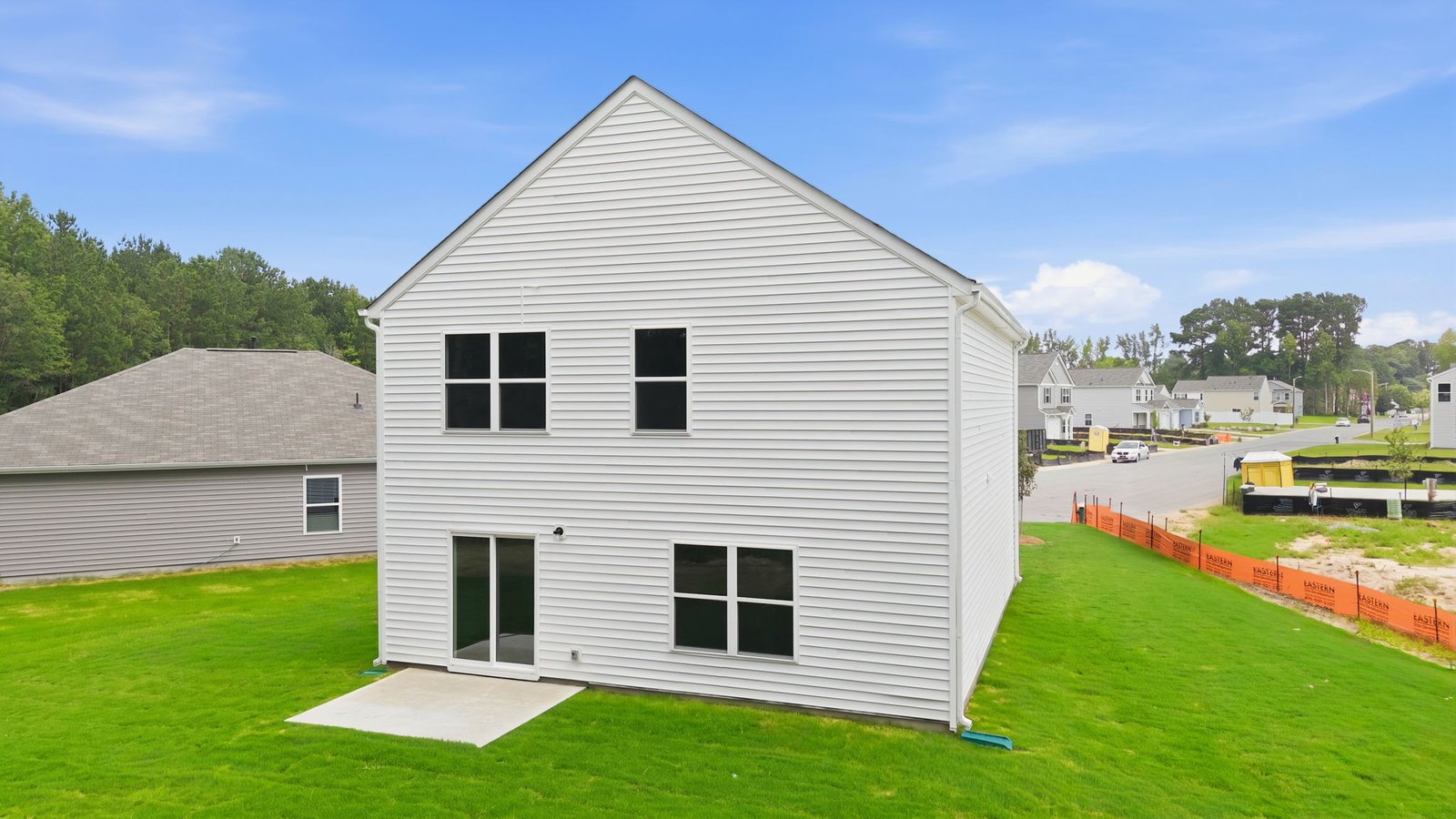* Photos are not of actual home or interior features and are representative of floor plan only. *