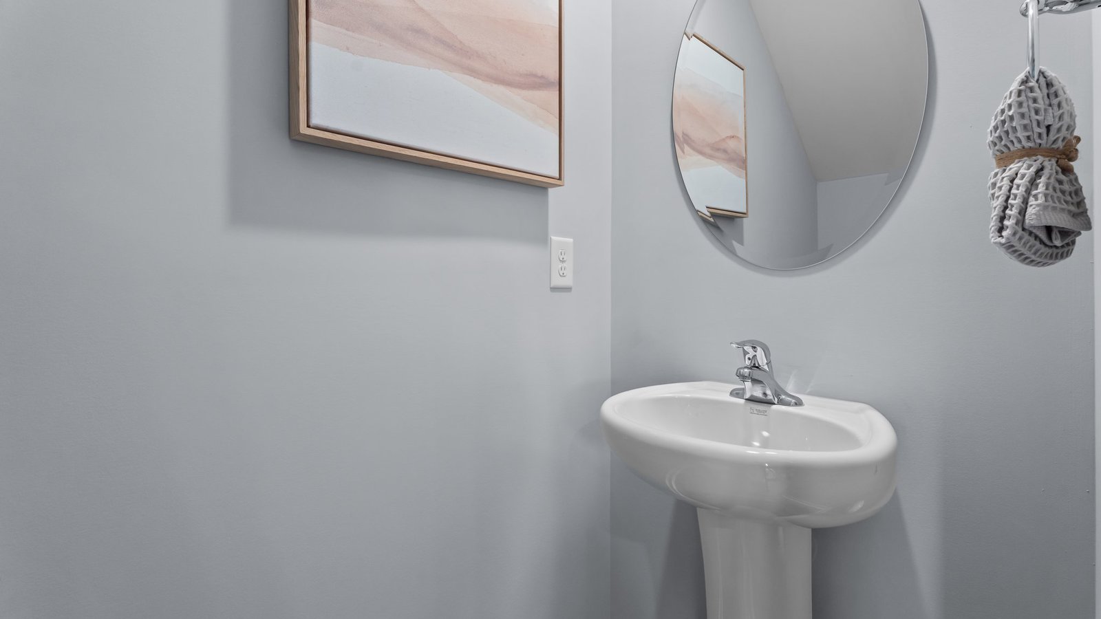 Additional half bath view