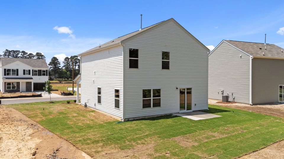 * Photos are not of actual home or interior features and are representative of floor plan only. *