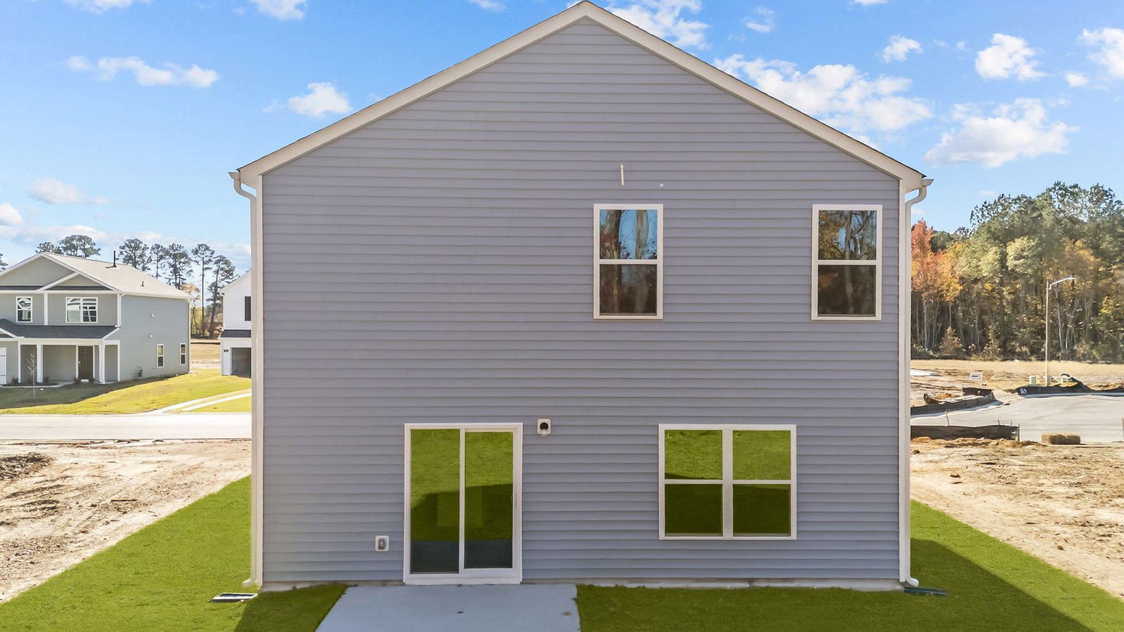 * Photos are not of actual home or interior features and are representative of floor plan only. *