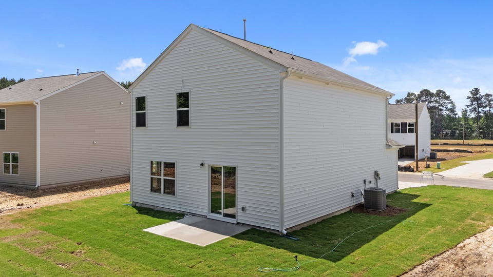 * Photos are not of actual home or interior features and are representative of floor plan only. *