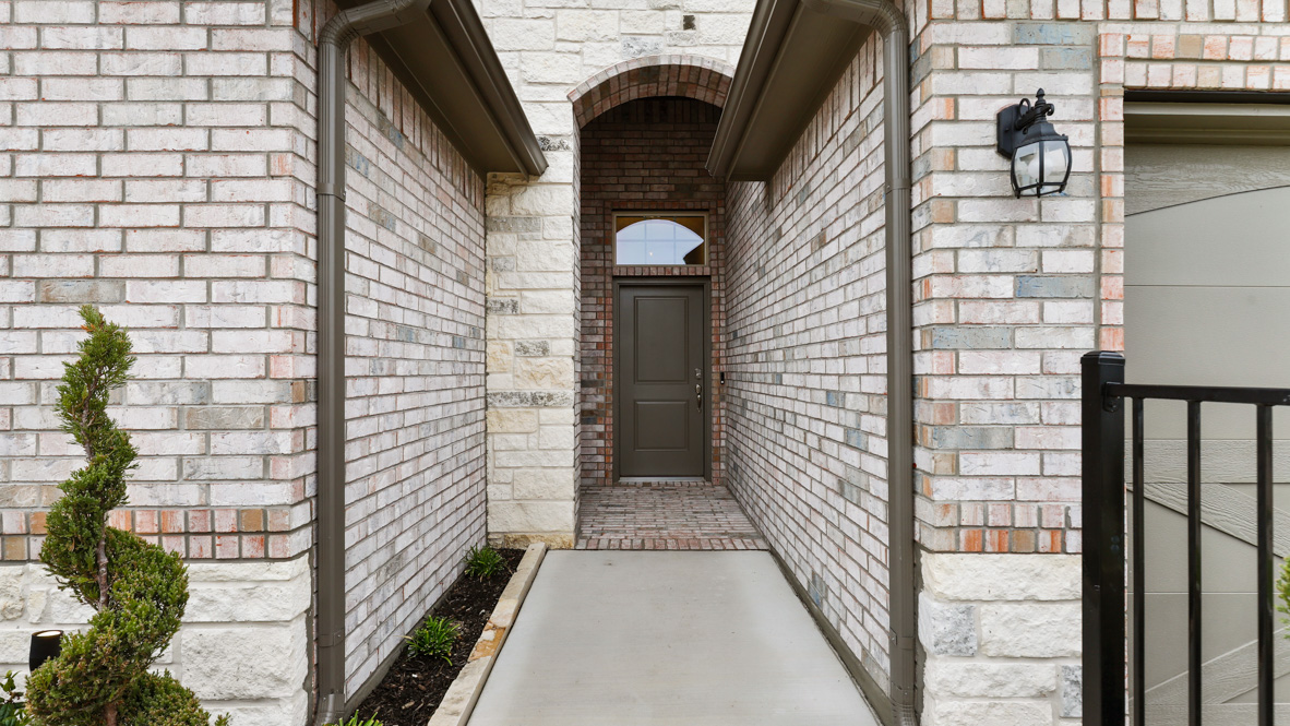 Portales front porch and entry