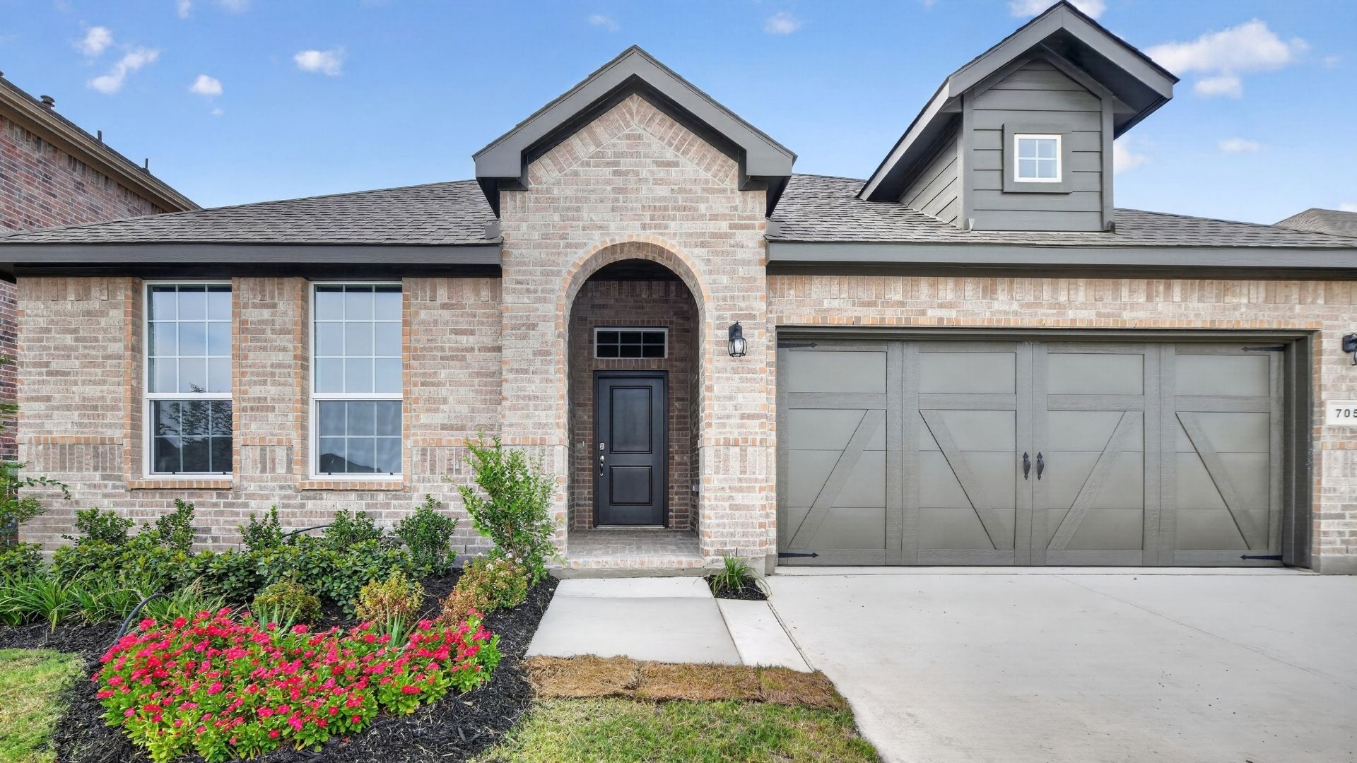 Crownpoint entry and front door