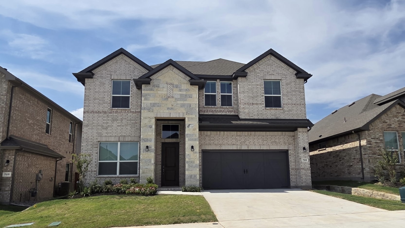 729 Soaring Hawk Drive exterior