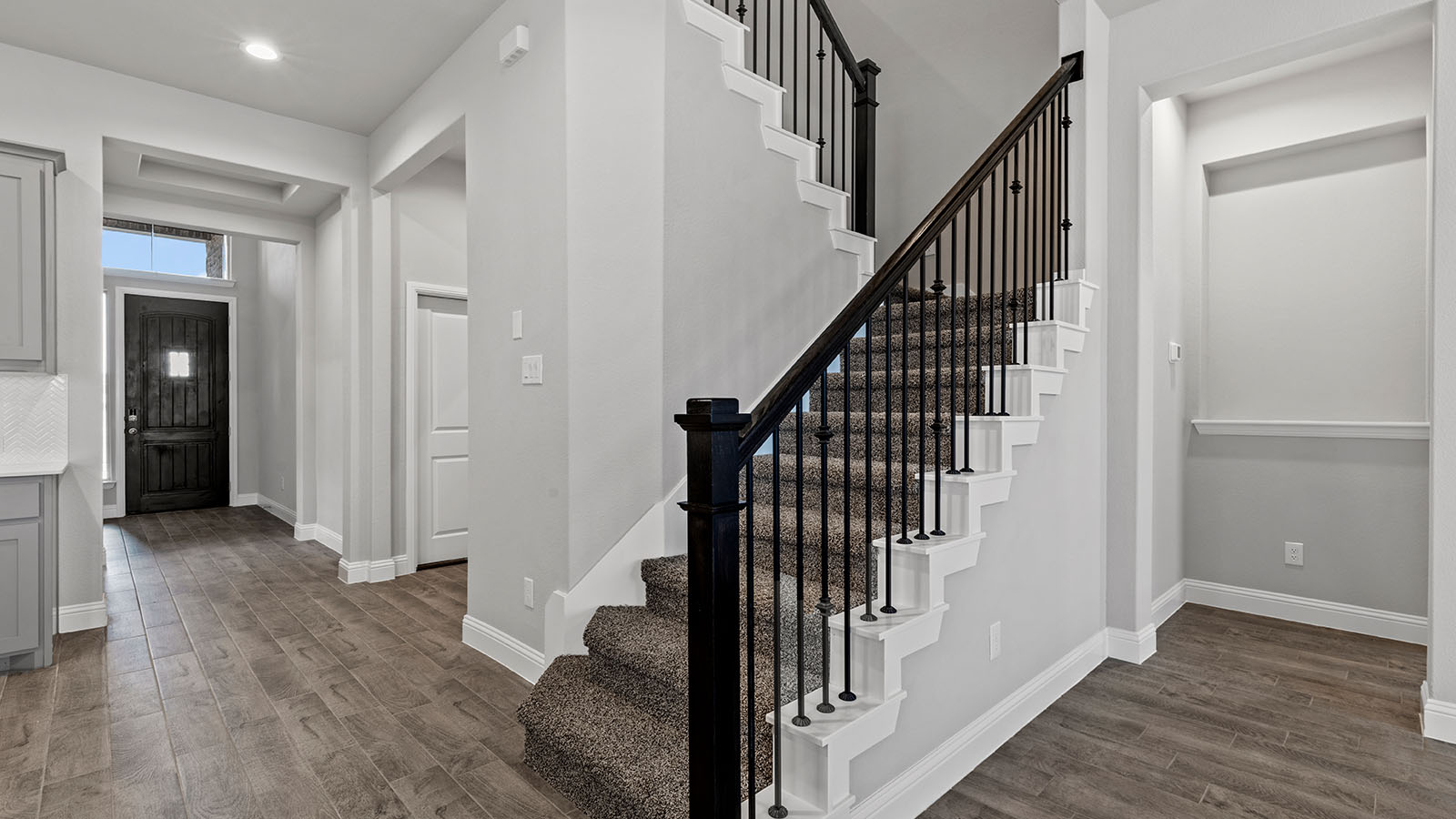 Front foyer and entry