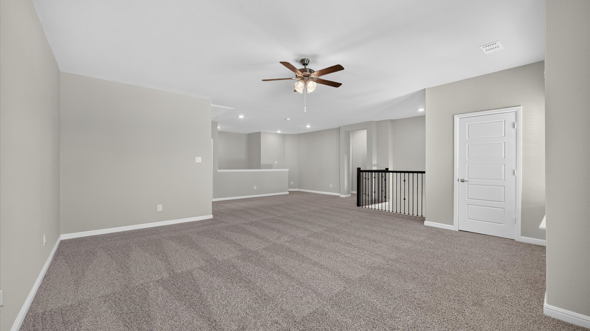 Gameroom and loft
