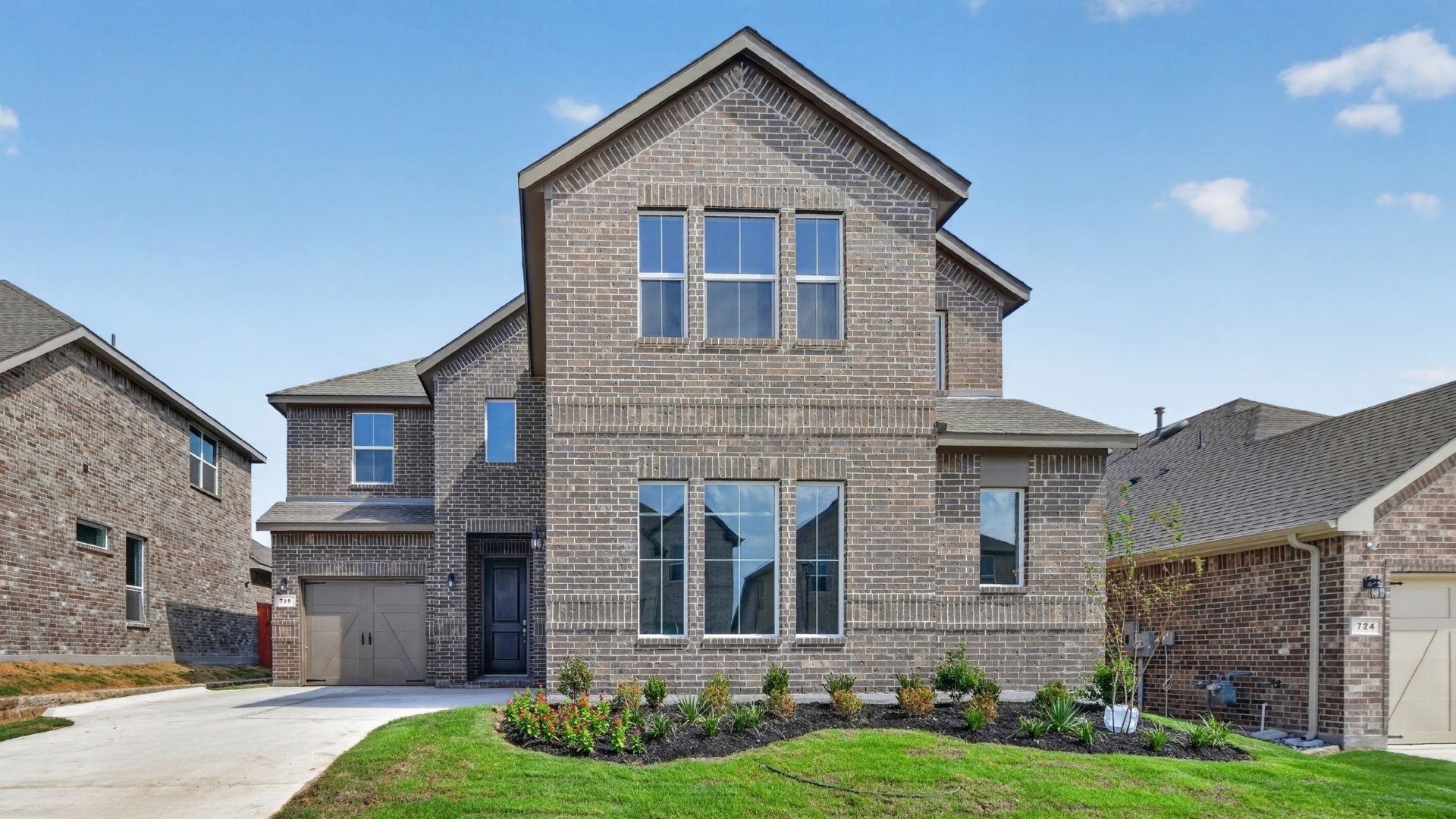728 Soaring Hawk Drive exterior