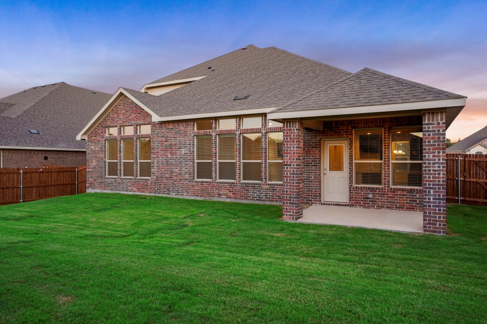 Floor Plan in Dove Creek MIDLOTHIAN, TX D.R. Horton