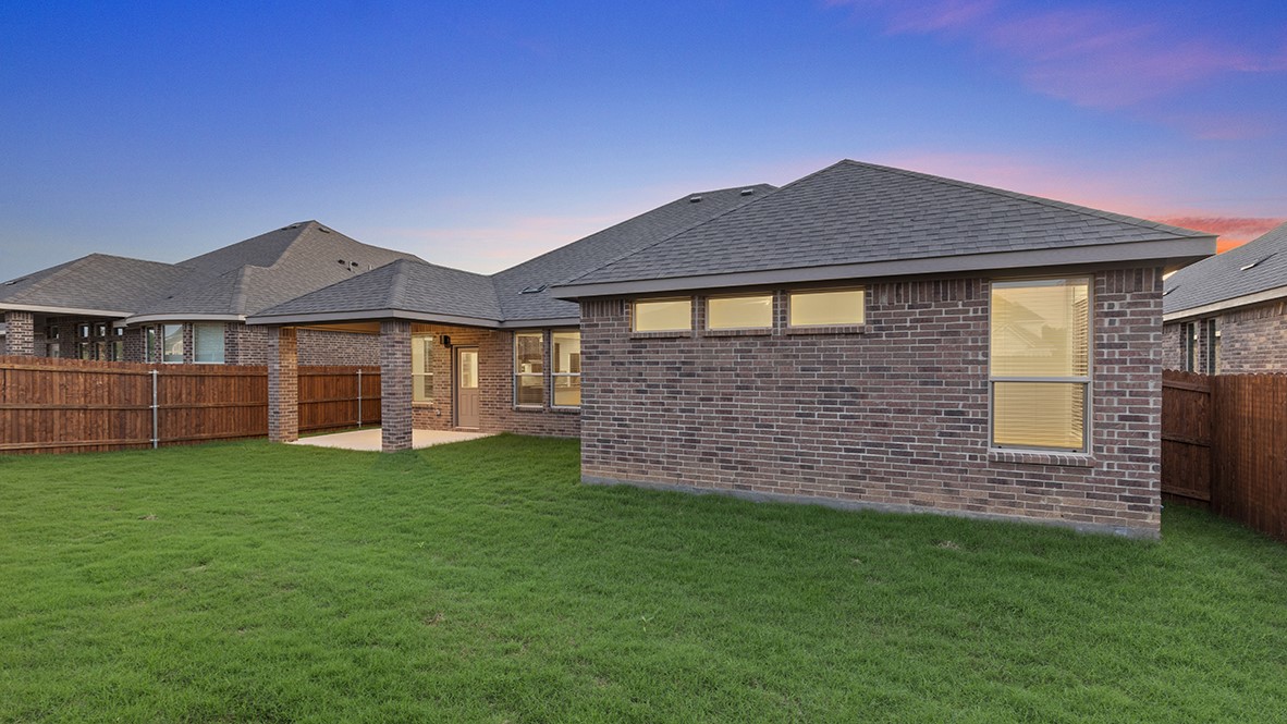 Floor Plan in Dove Creek MIDLOTHIAN, TX D.R. Horton