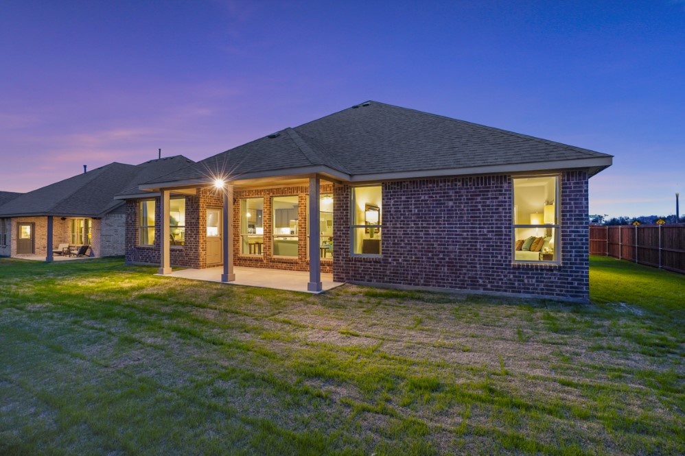 Floor Plan in Dove Creek MIDLOTHIAN, TX D.R. Horton