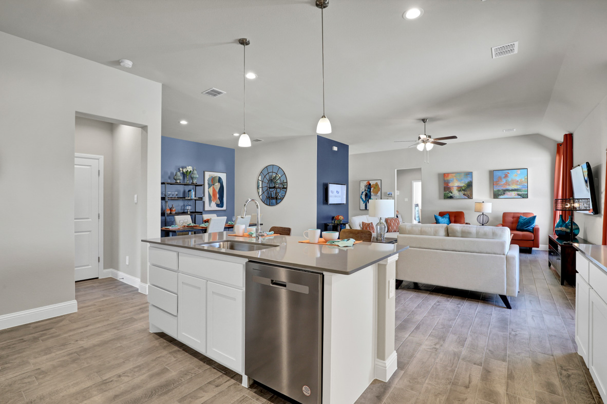 New Homes in Dove Creek MIDLOTHIAN, TX D.R. Horton