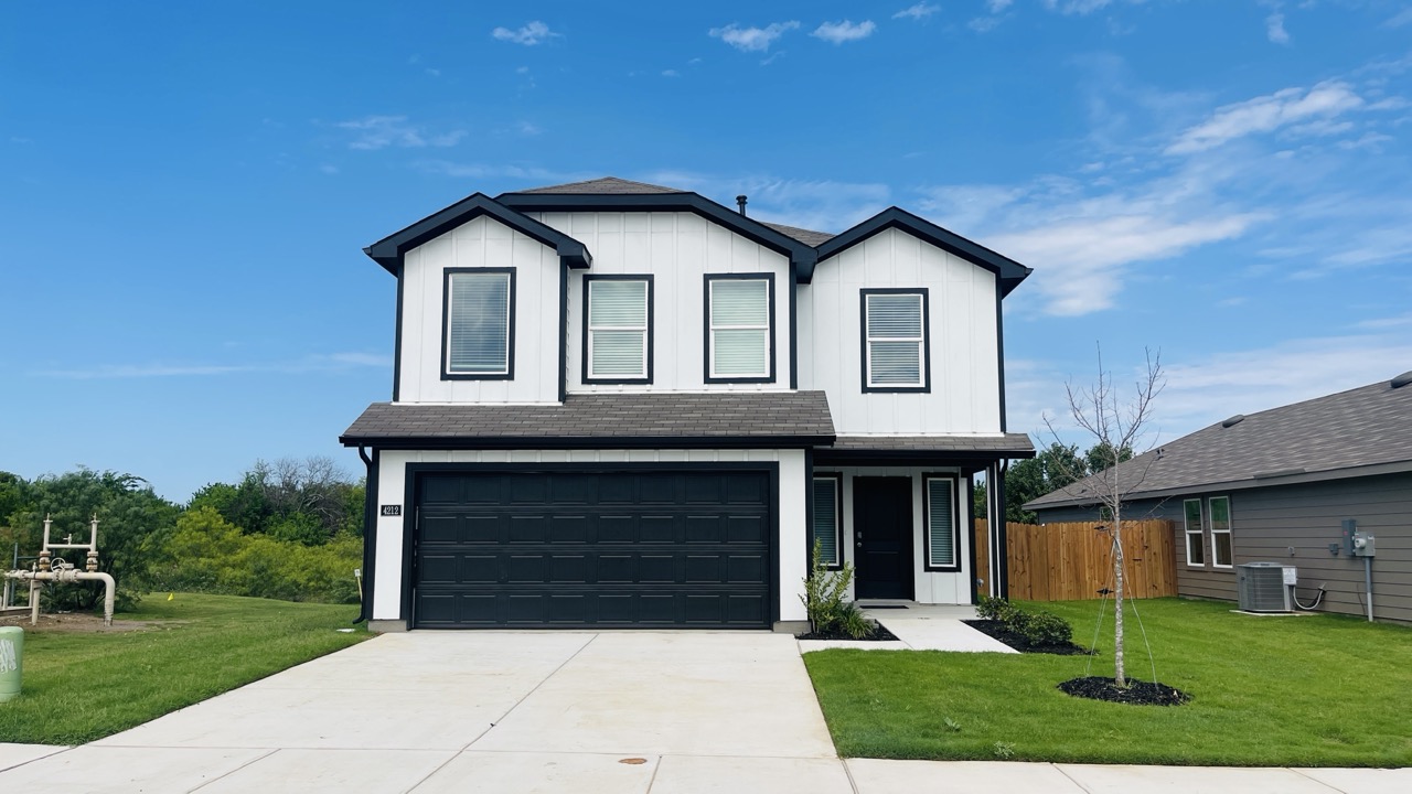 4212 WOODHILL BEND DRIVE exterior