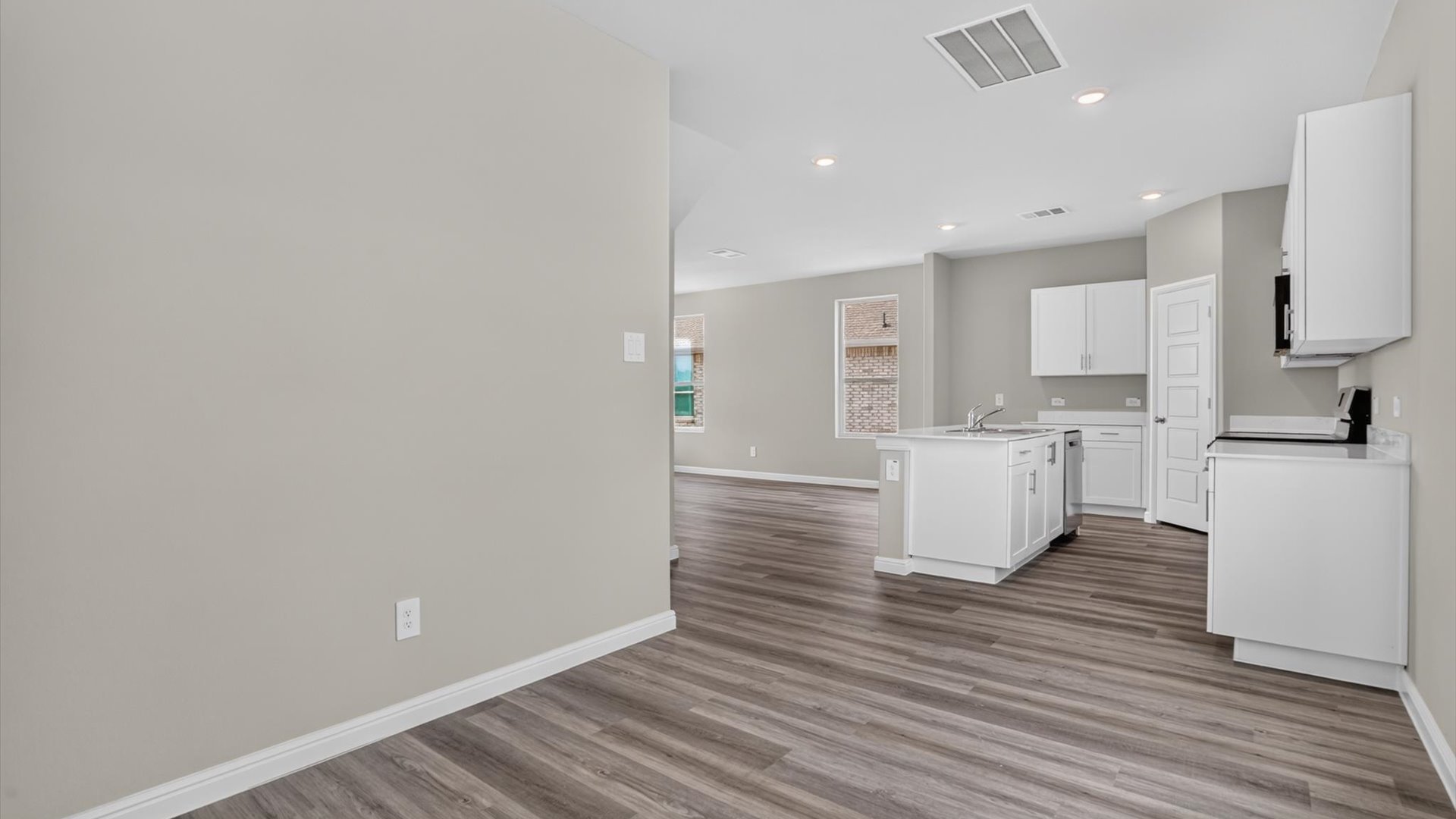 Side of kitchen