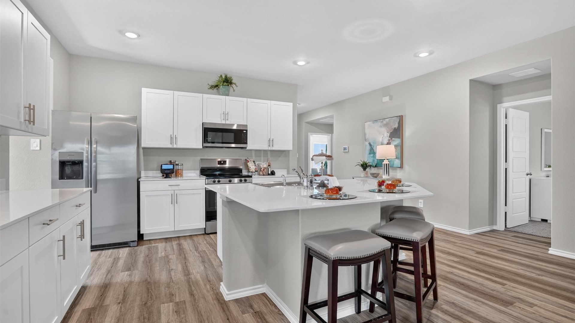 Kingston spacious kitchen island and counter space