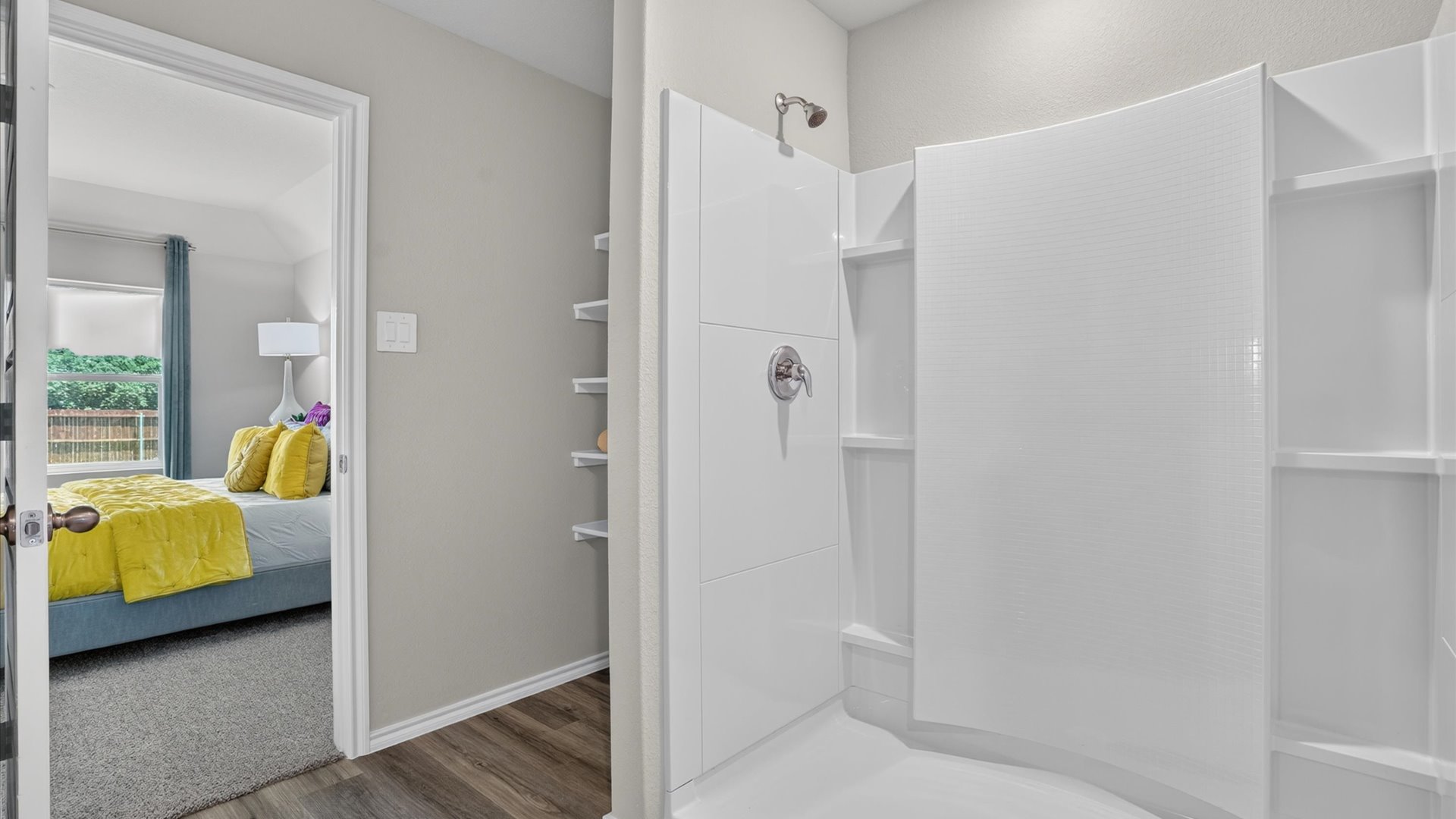 Luxurious shower and linen storage