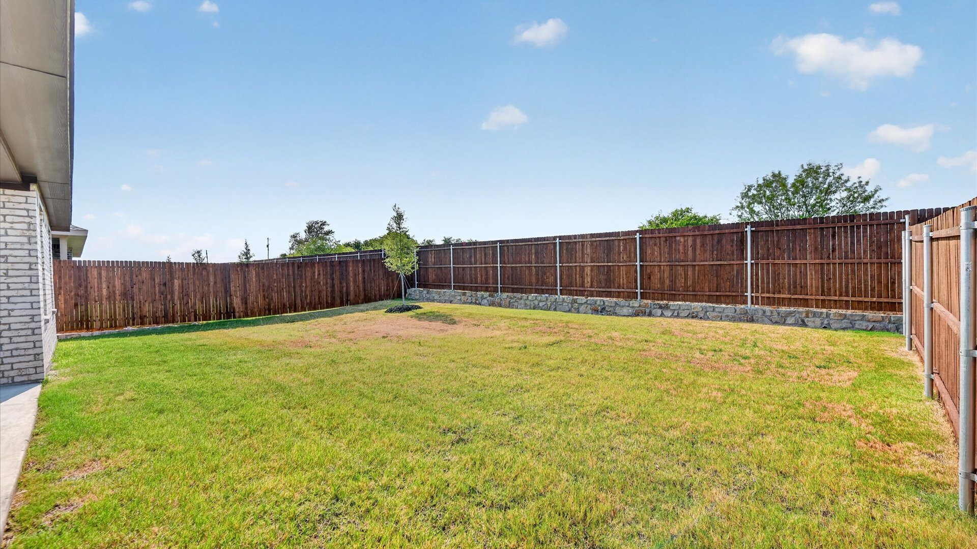 Spacious backyard