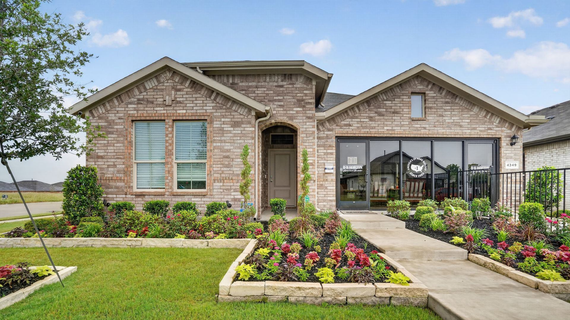 Lexington model home exterior