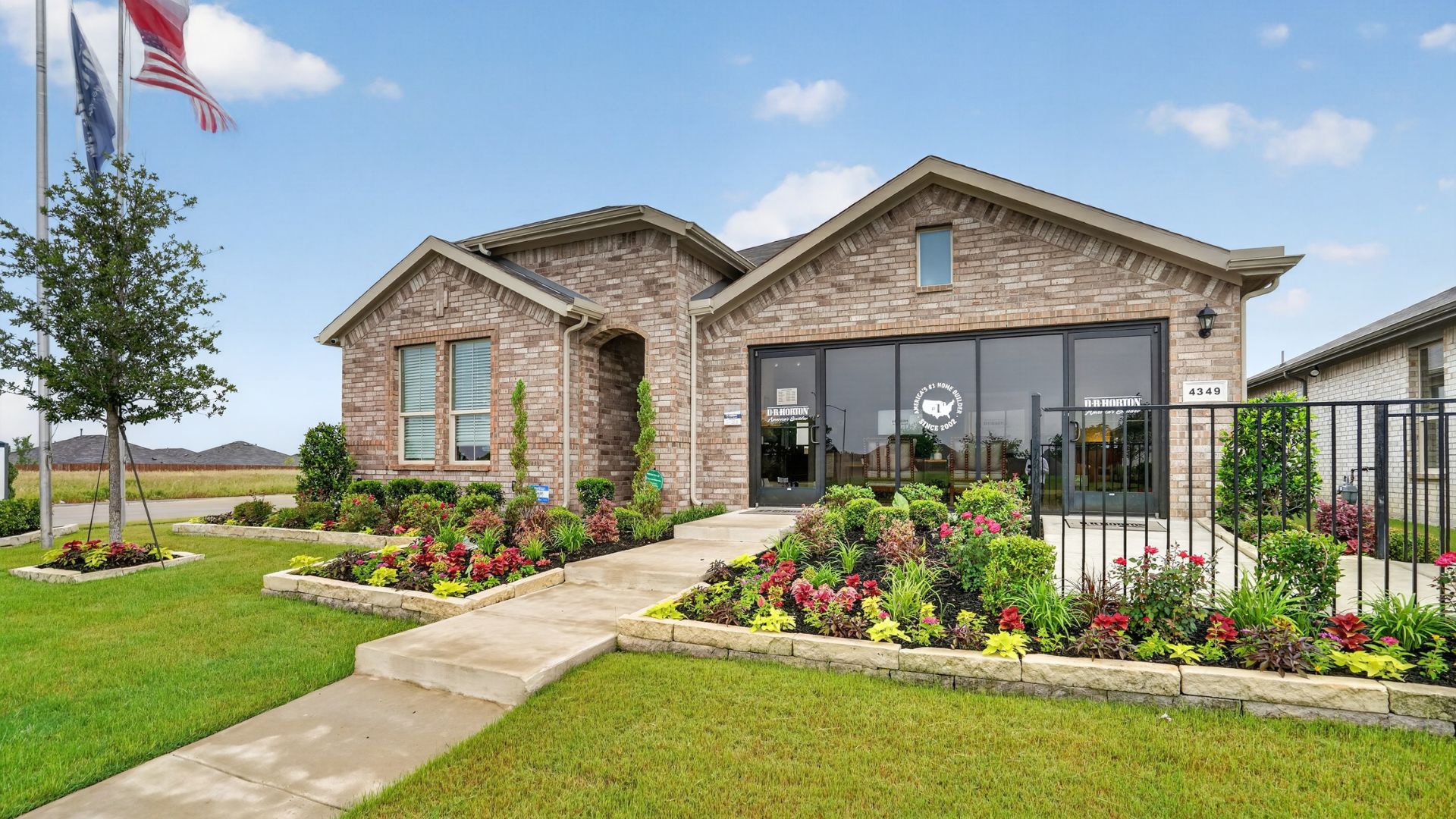 Lexington single story model home exterior