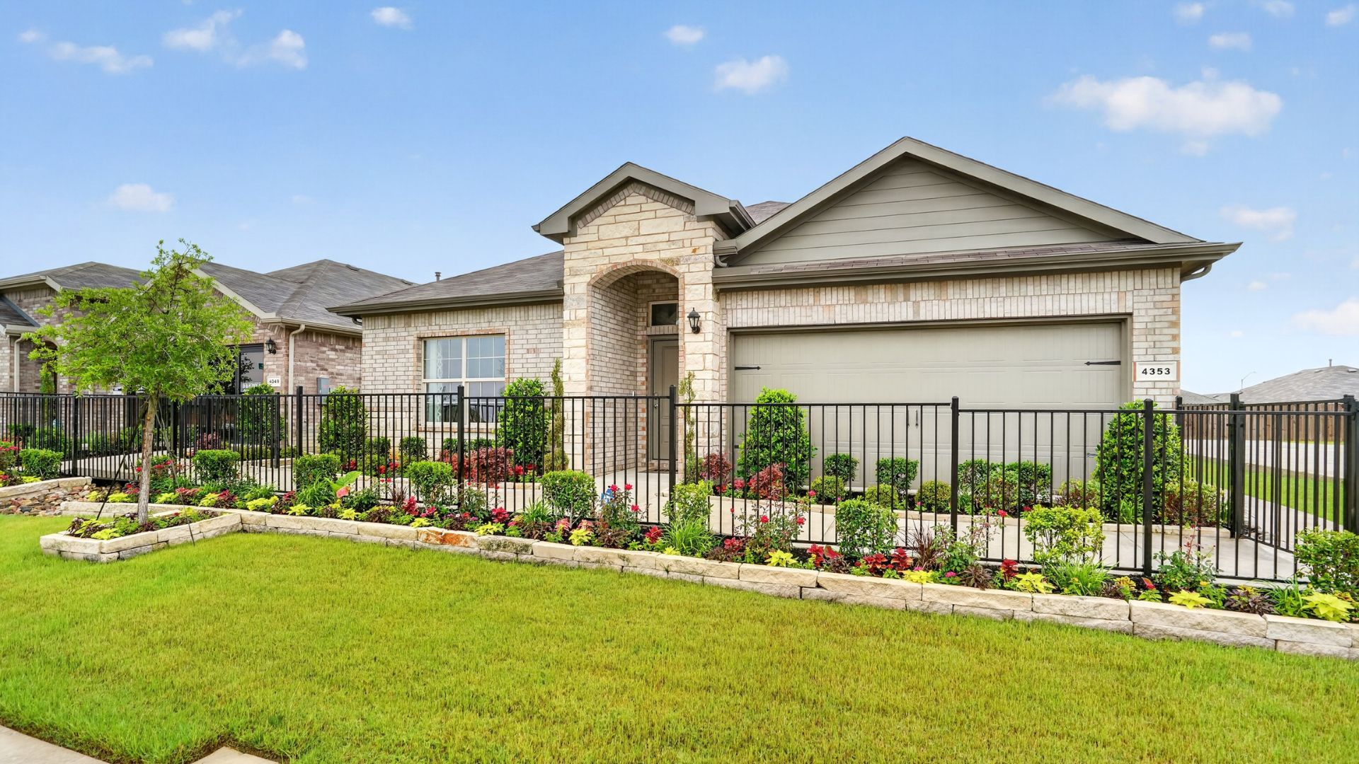 Starkville single story model home exterior