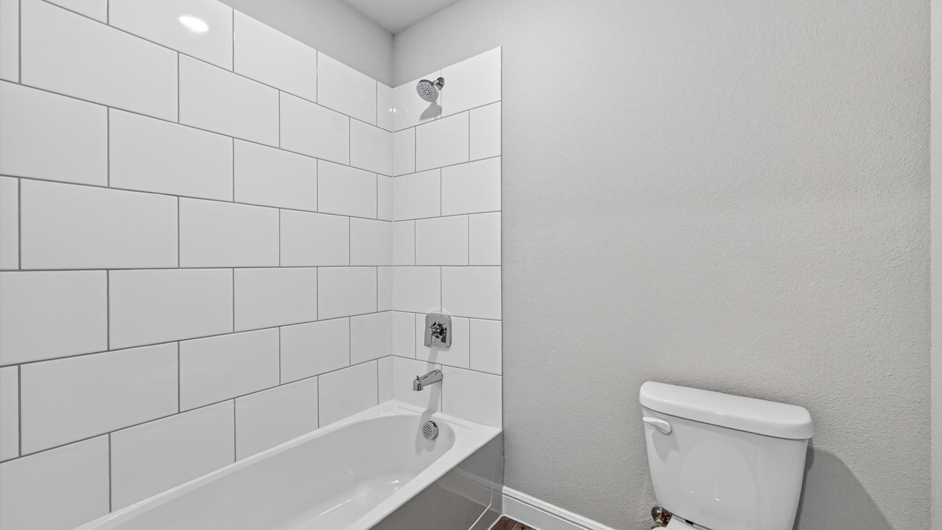 Bathroom 2 with combination bathtub and shower