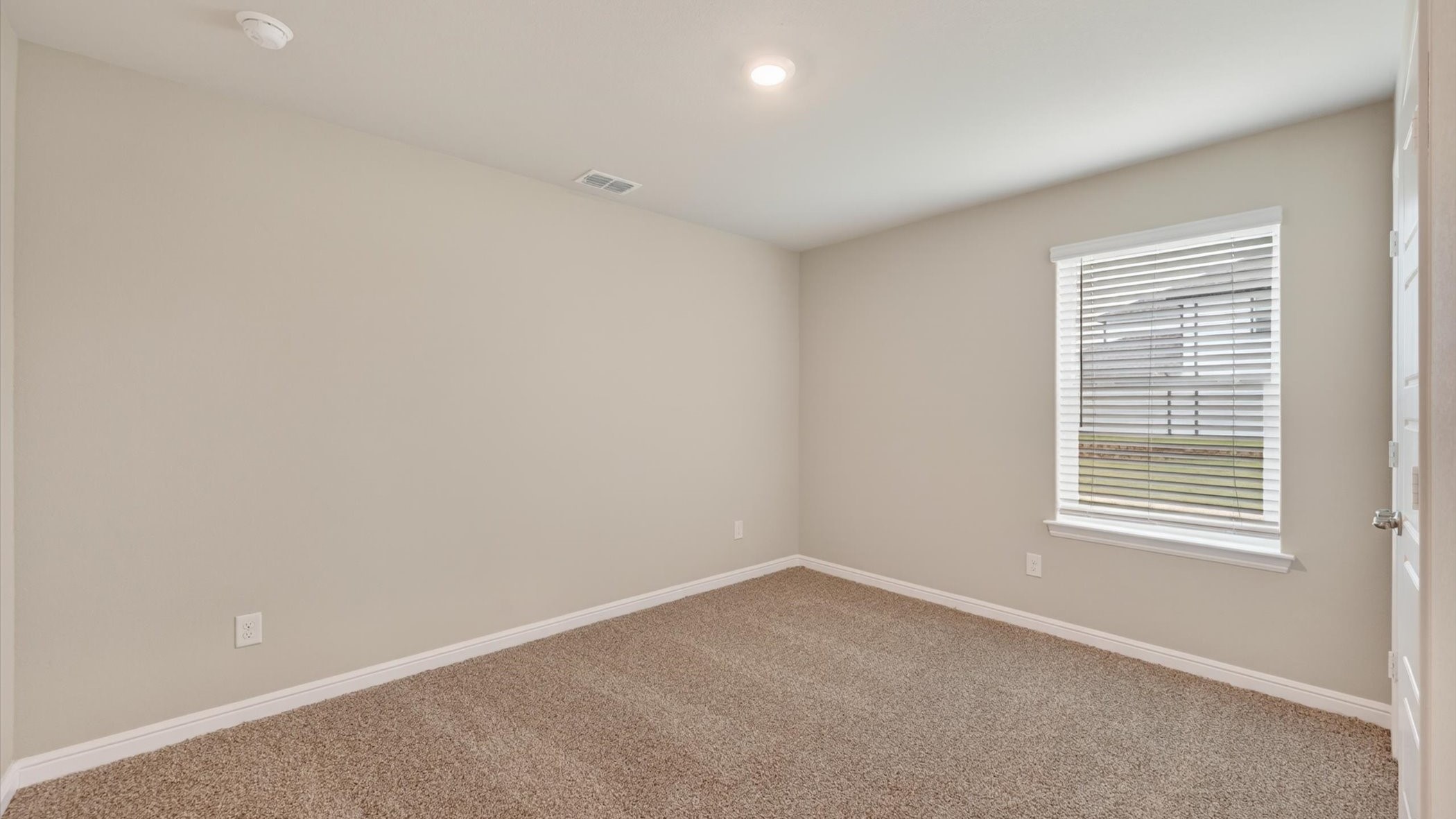 Bedroom 4 with side window