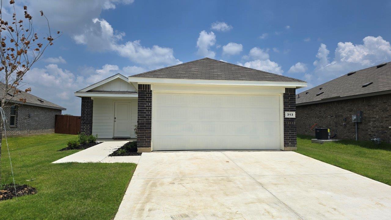 313 TRAIL COURT exterior