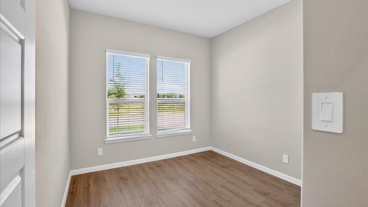 Front room/study