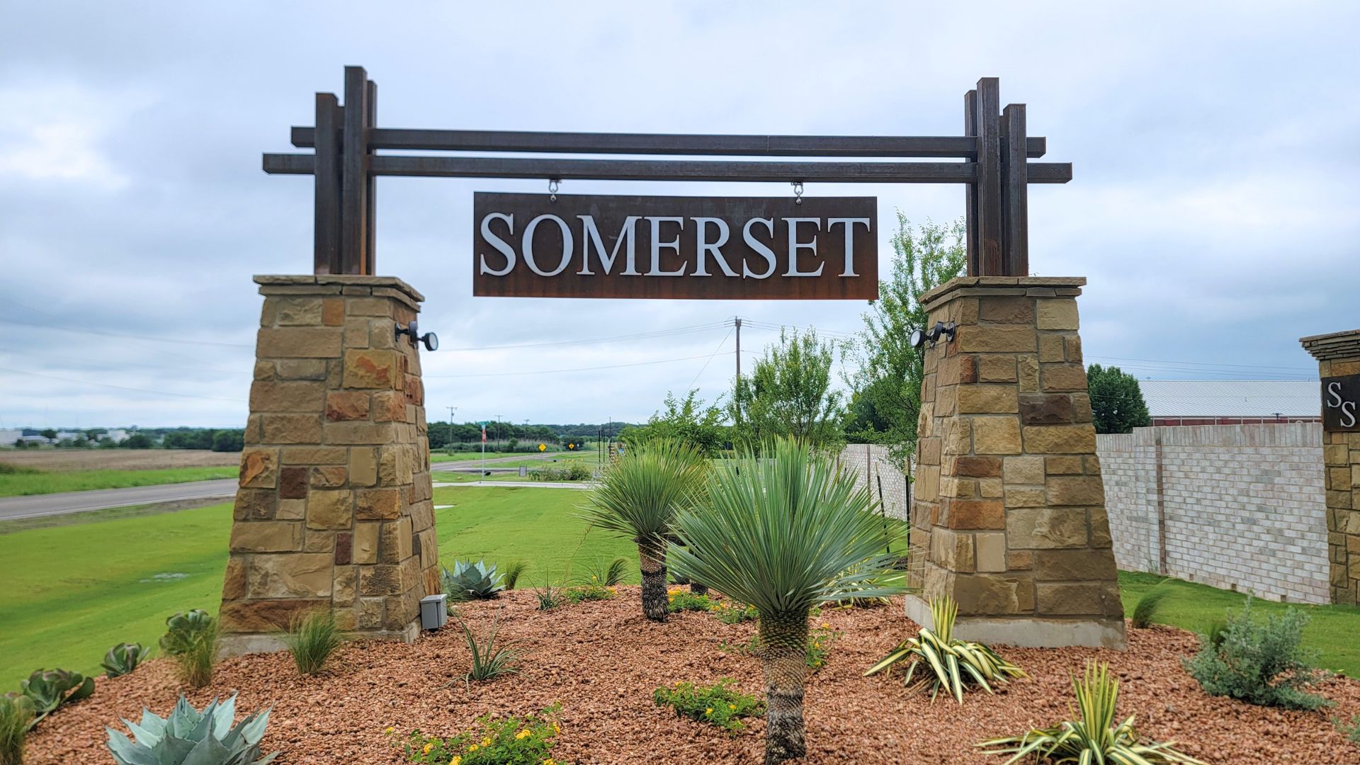Somerset monument signage