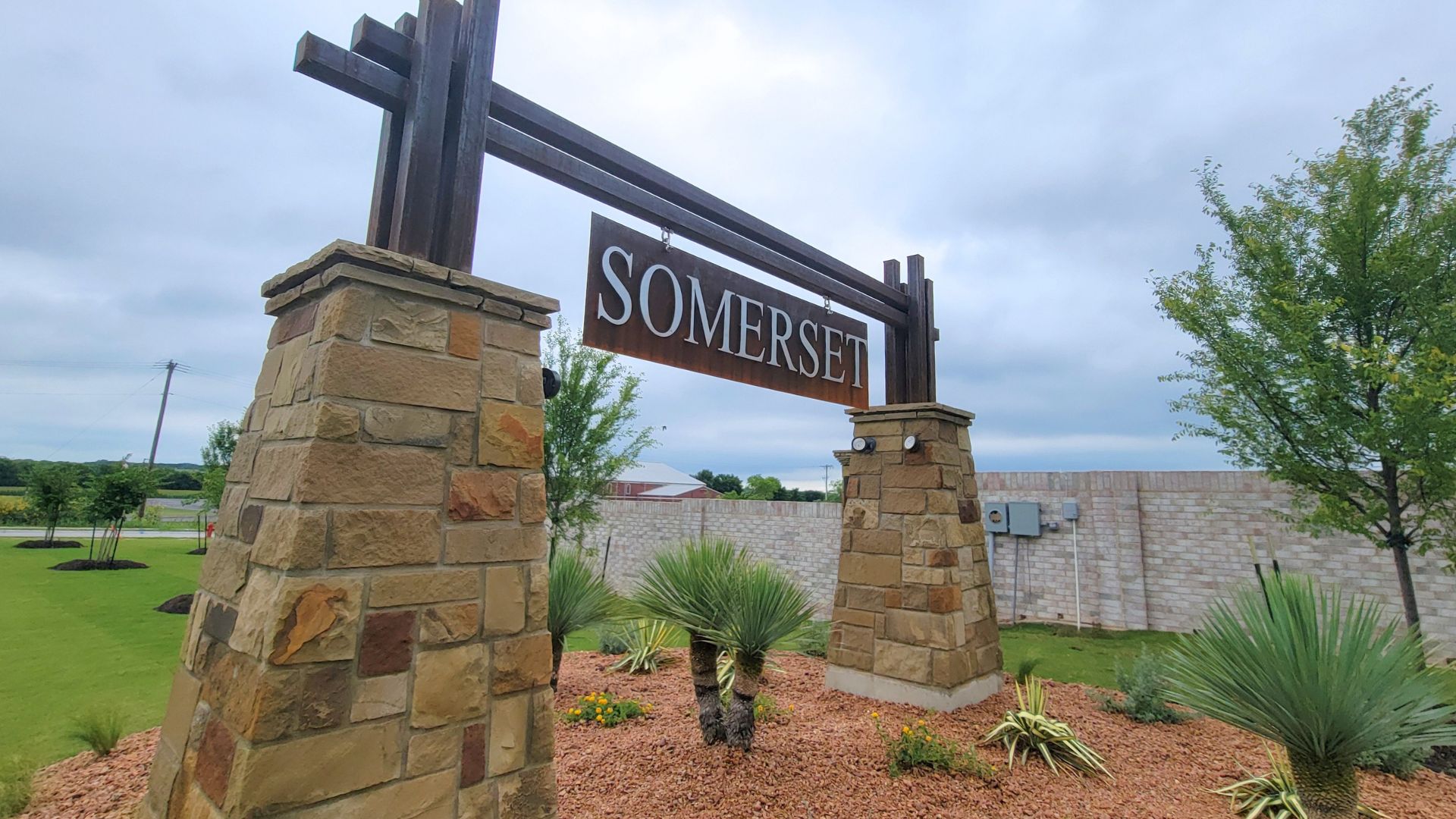 Somerset monument sign