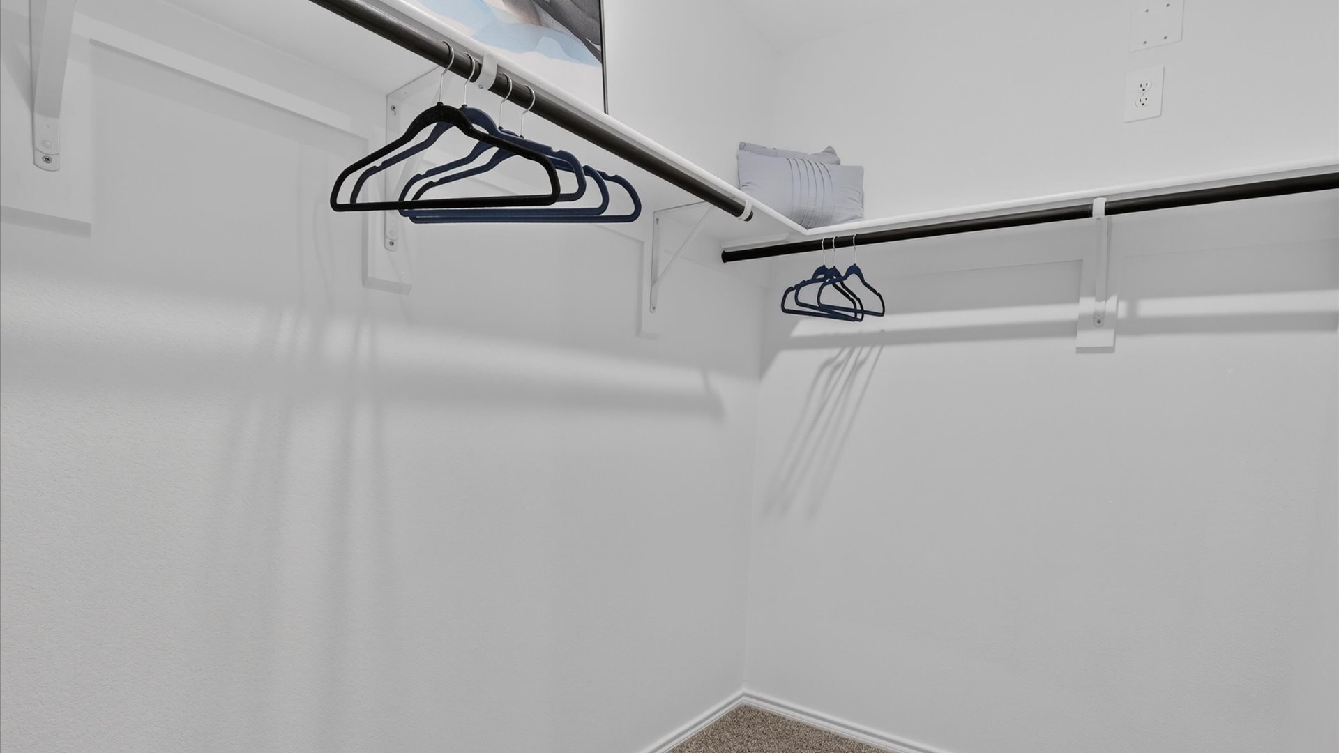 Primar walk-in bathroom