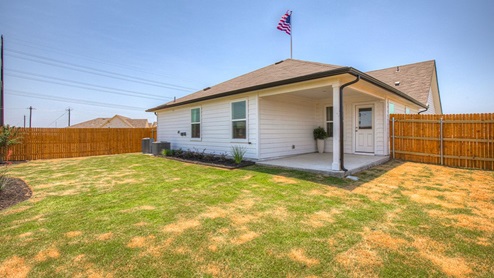 Swenson Heights Lakeway Backyard