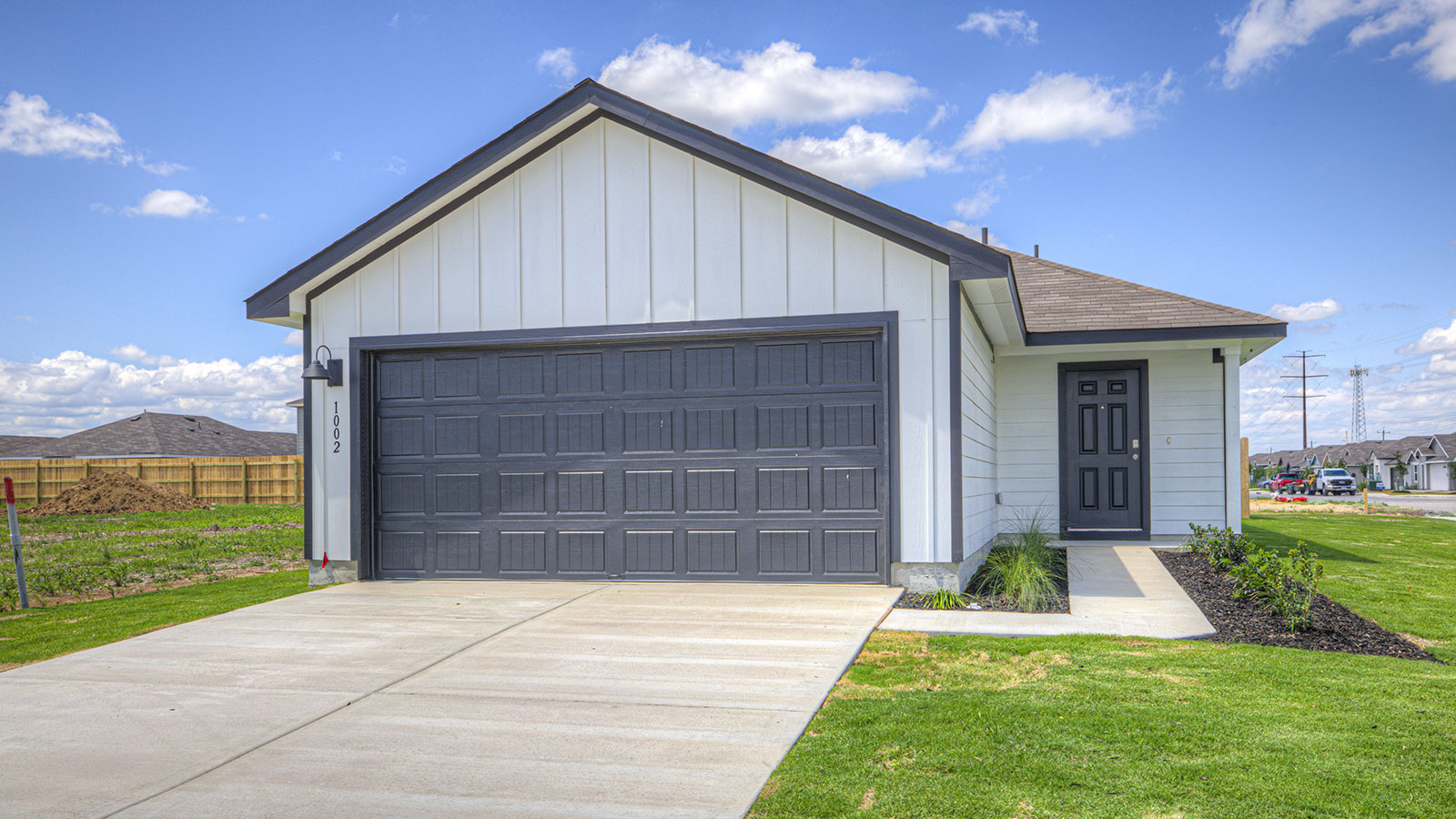 1002 Gladys Run exterior