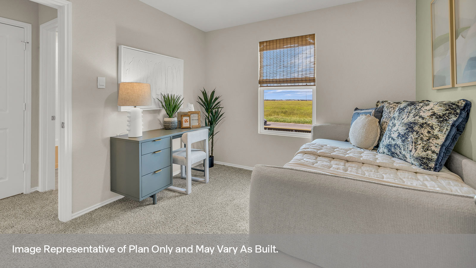 Secondary bedroom with carpeting and one window.