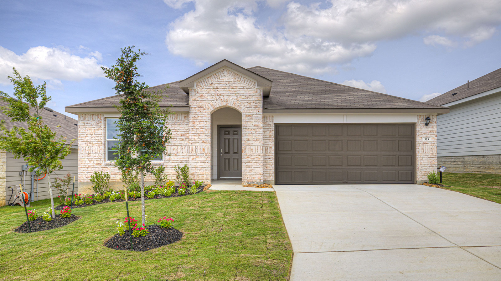 313 Cottonmouth Ln exterior
