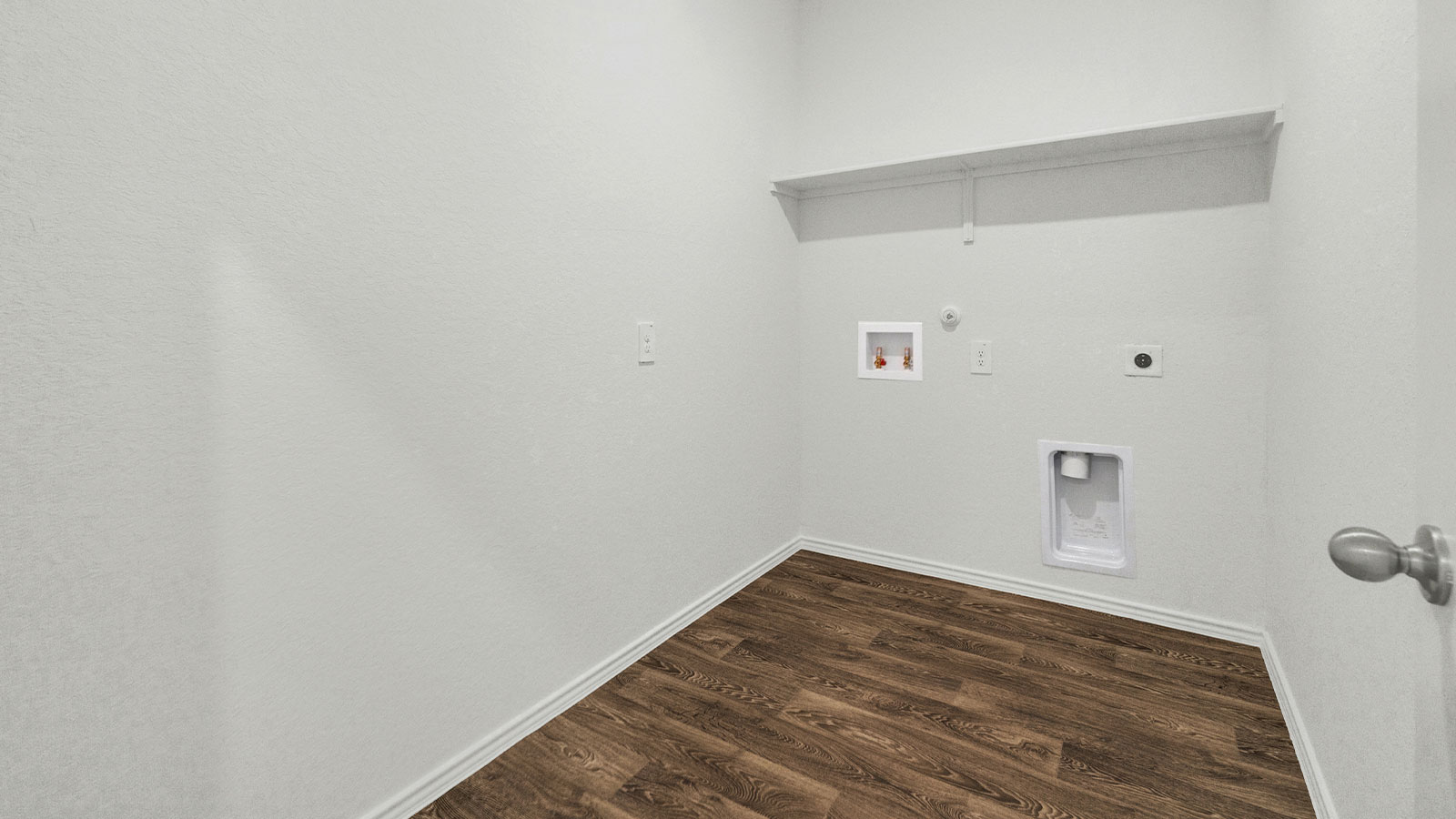Laundry room with washer/dryer connections.