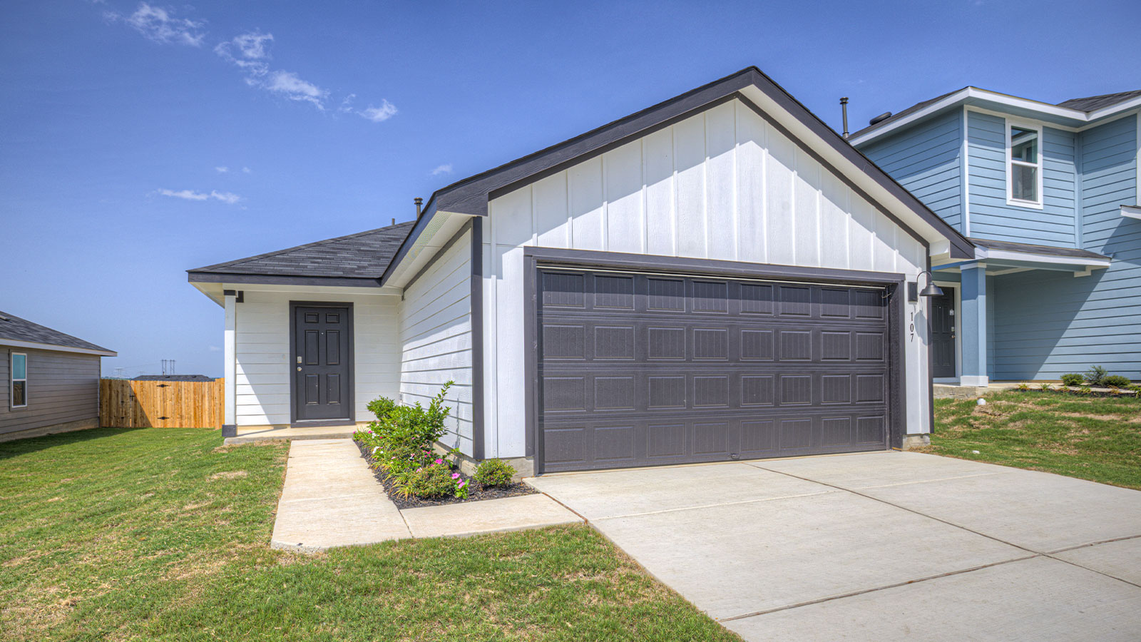 107 Howard Dr exterior