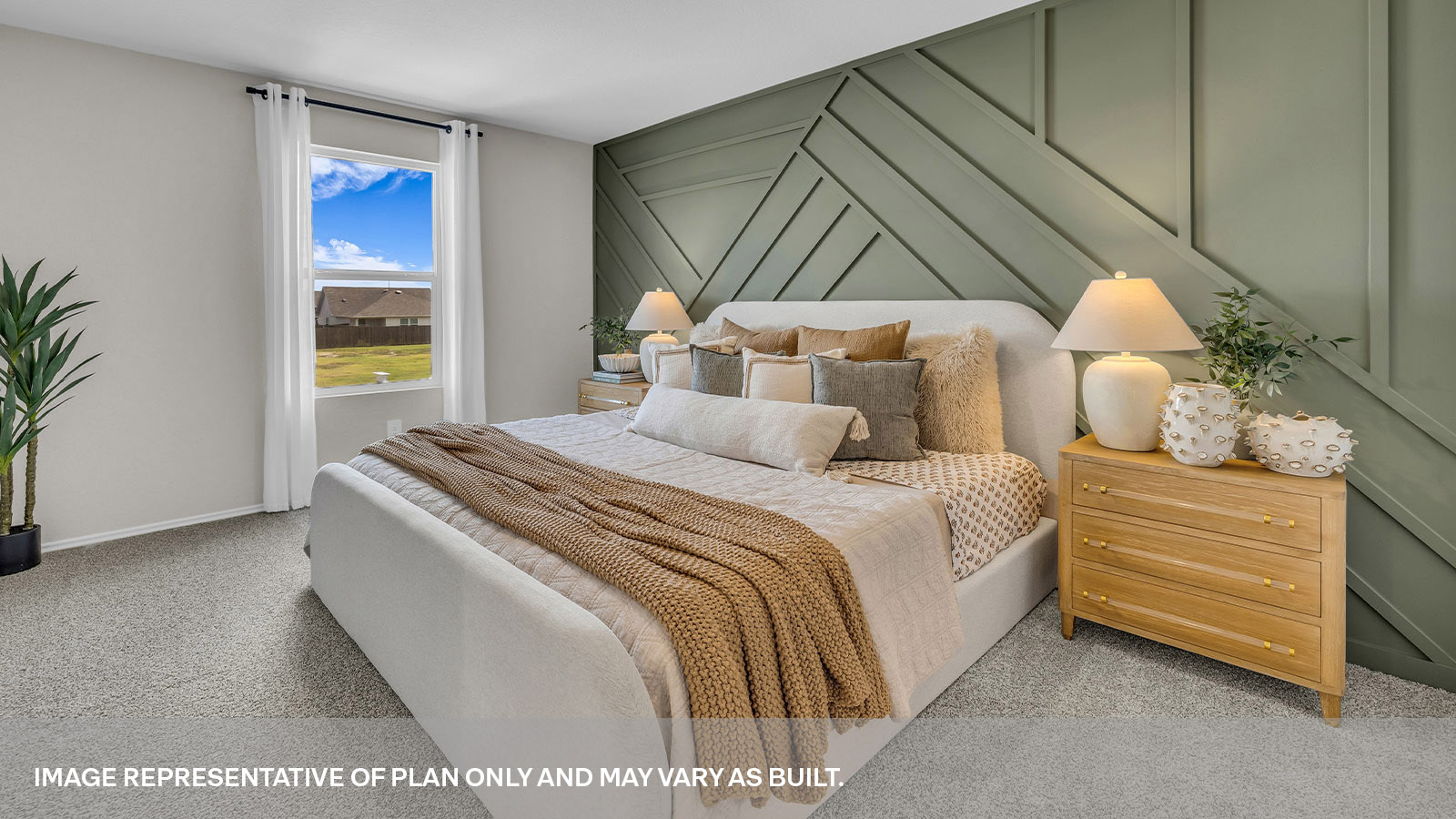 Main bedroom with carpeting and one window.