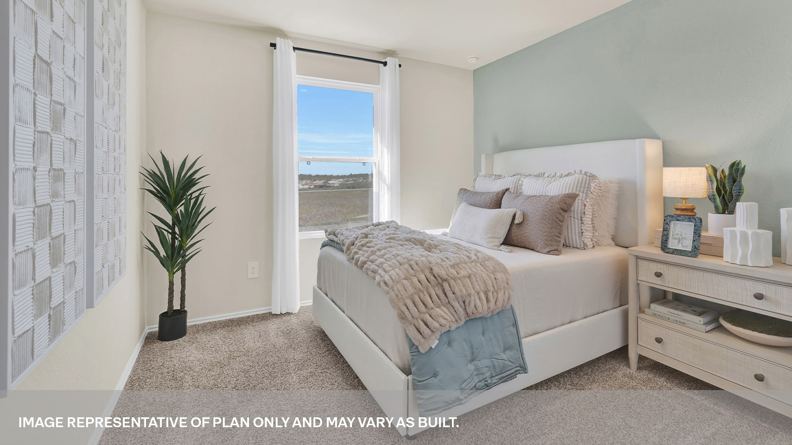 Secondary bedroom with carpeting and one window.