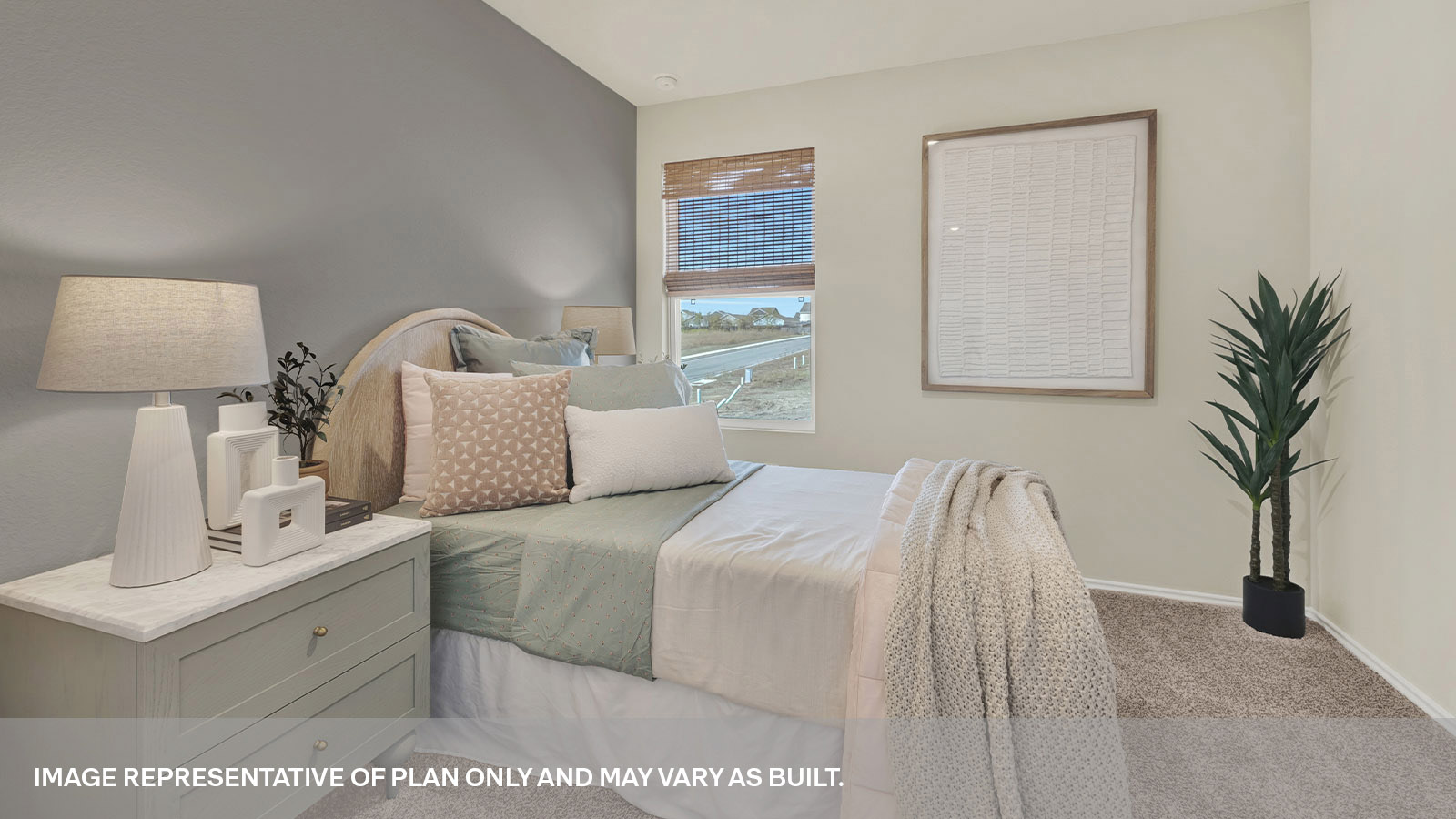 Secondary bedroom with carpeting and one window.