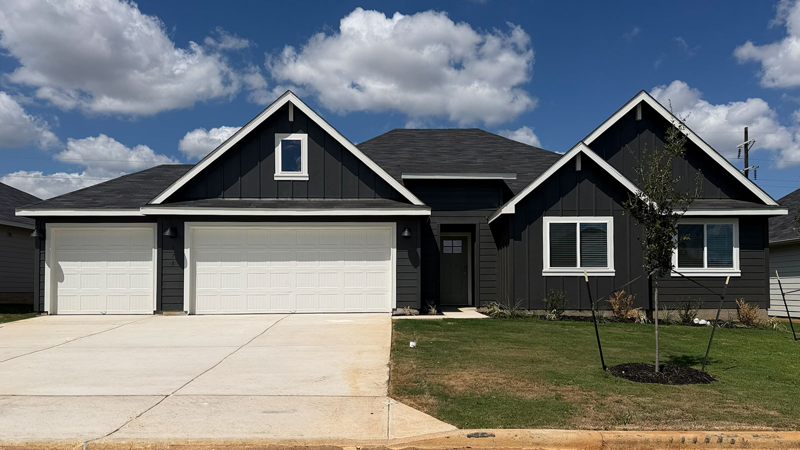 178 Teal St exterior