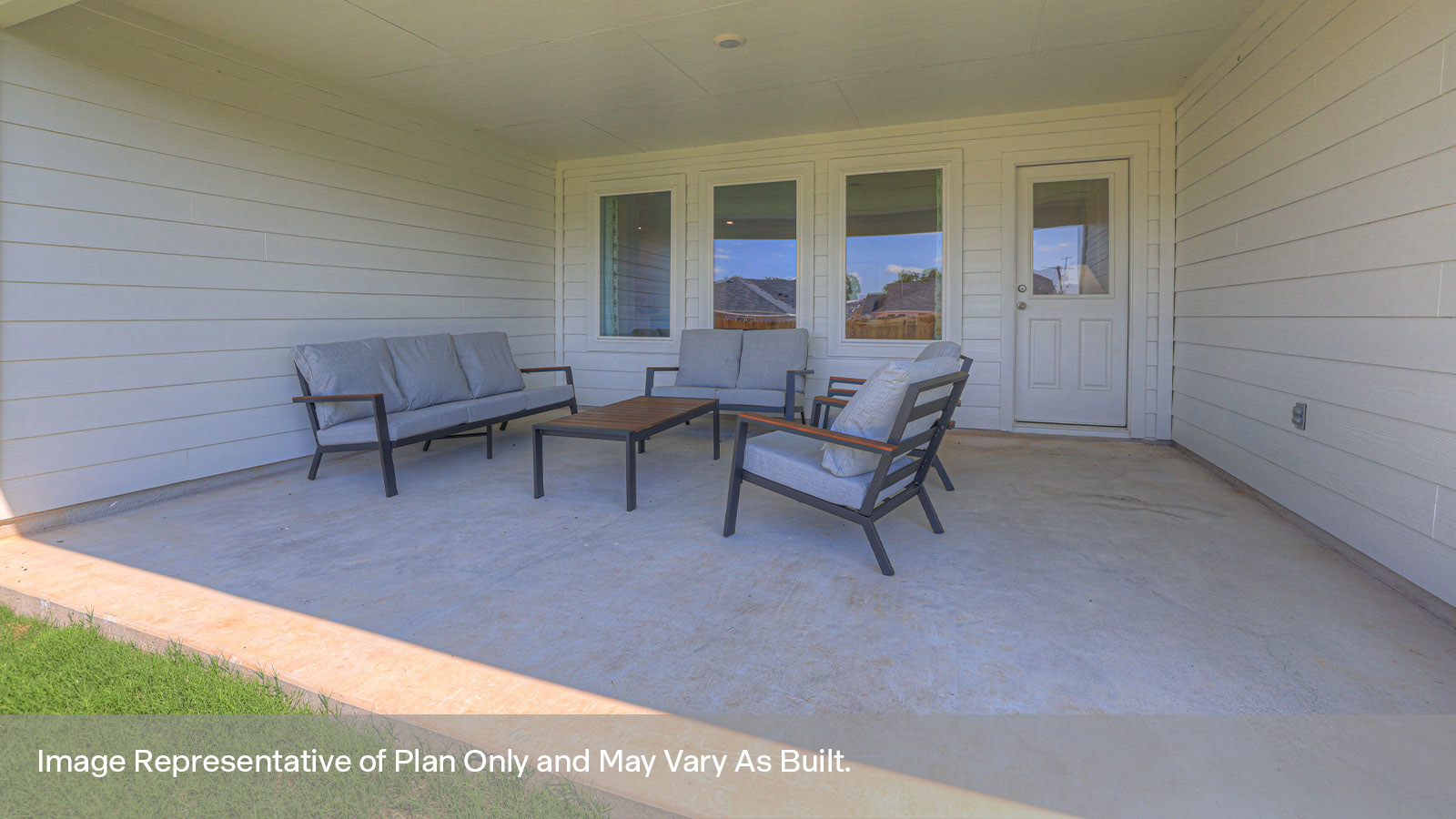 Sonoma Oaks Irving Floorplan Back Patio and Yard