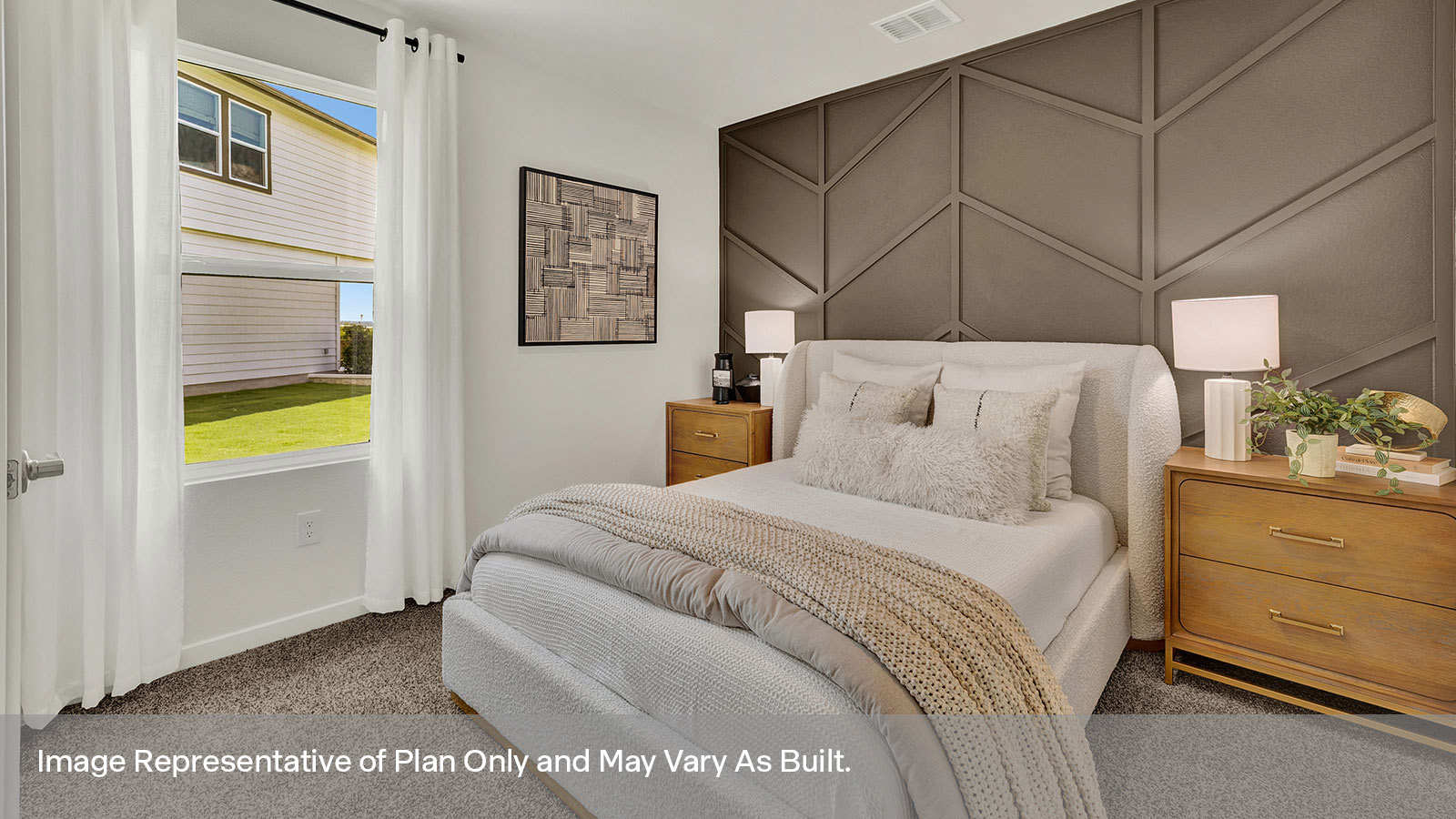 Secondary bedrooms with carpeting and one window.
